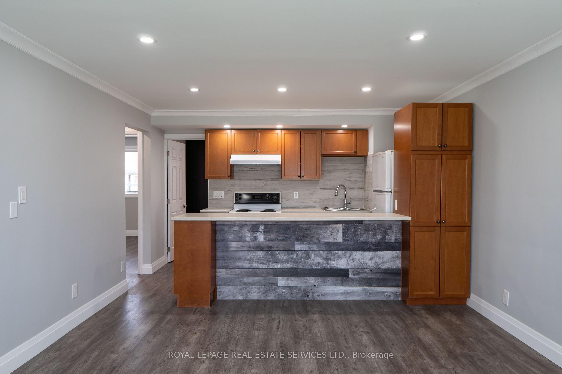 Photo 2 of Unit #2, 48A Arcadian Circle, Etobicoke, Long Branch — HOMEH