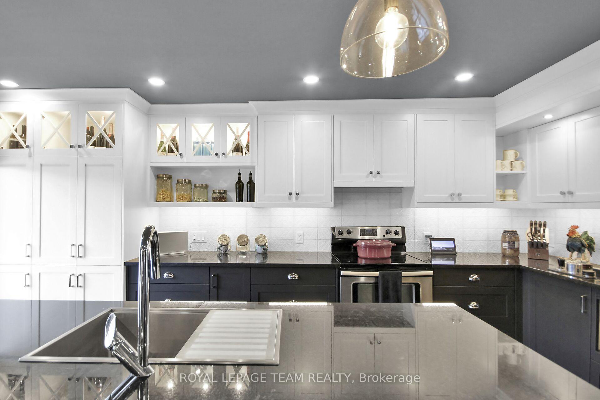 Photo 5 of Unit 7, 4448 Harper Avenue, Ottawa, Carson Grove — HOMEH