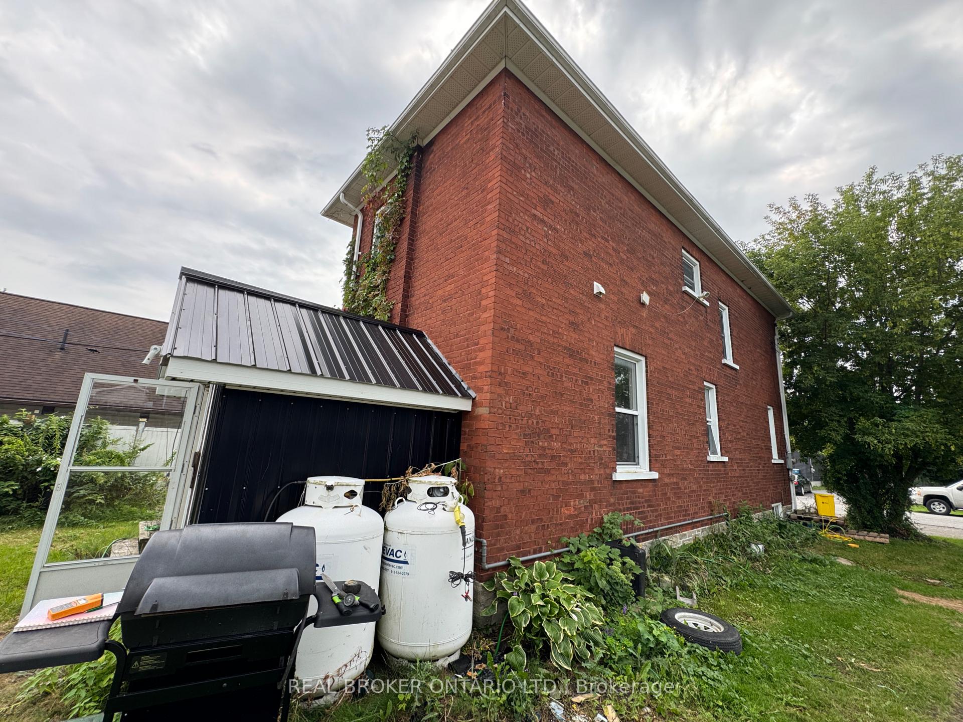 Photo 4 of 45 Alice Street, Smiths Falls, Smiths Falls — HOMEH
