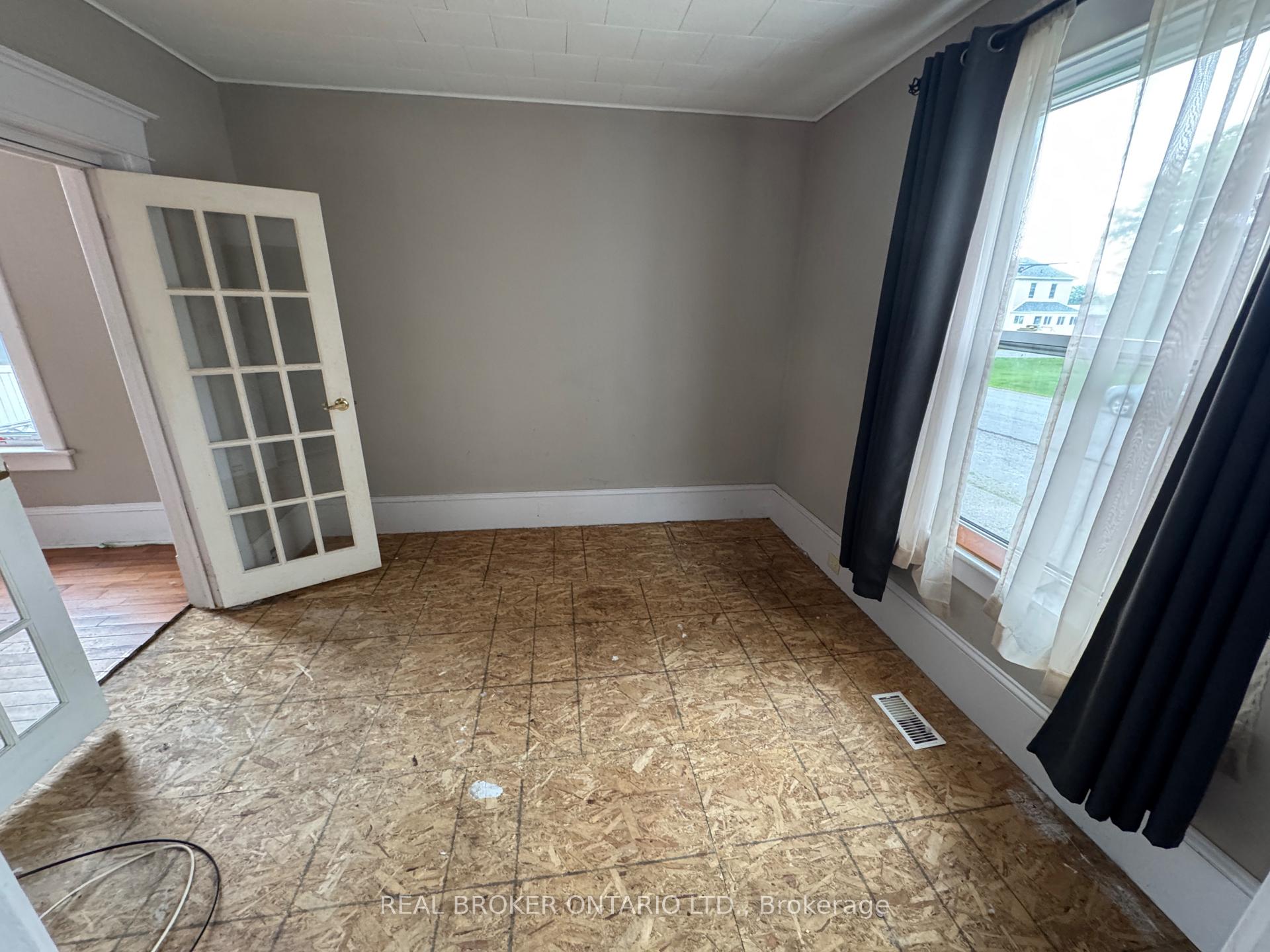 Photo 11 of 45 Alice Street, Smiths Falls, Smiths Falls — HOMEH