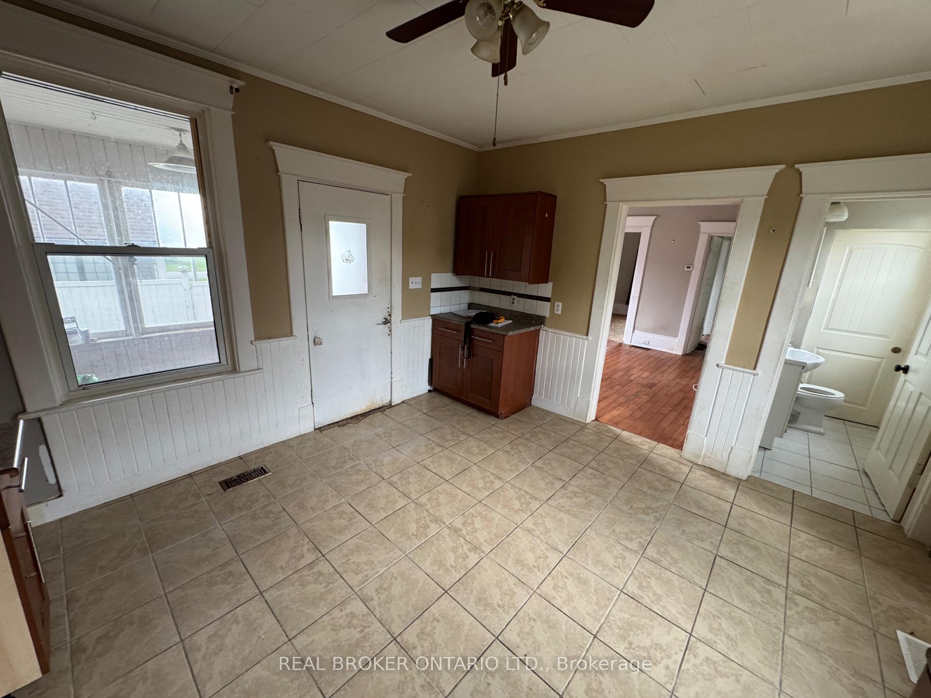 Photo 17 of 45 Alice Street, Smiths Falls, Smiths Falls — HOMEH