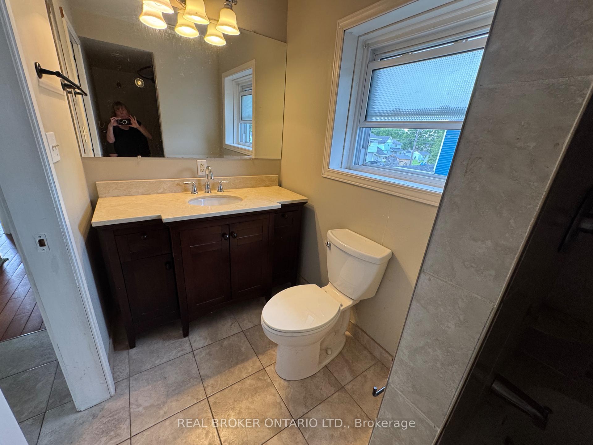 Photo 20 of 45 Alice Street, Smiths Falls, Smiths Falls — HOMEH