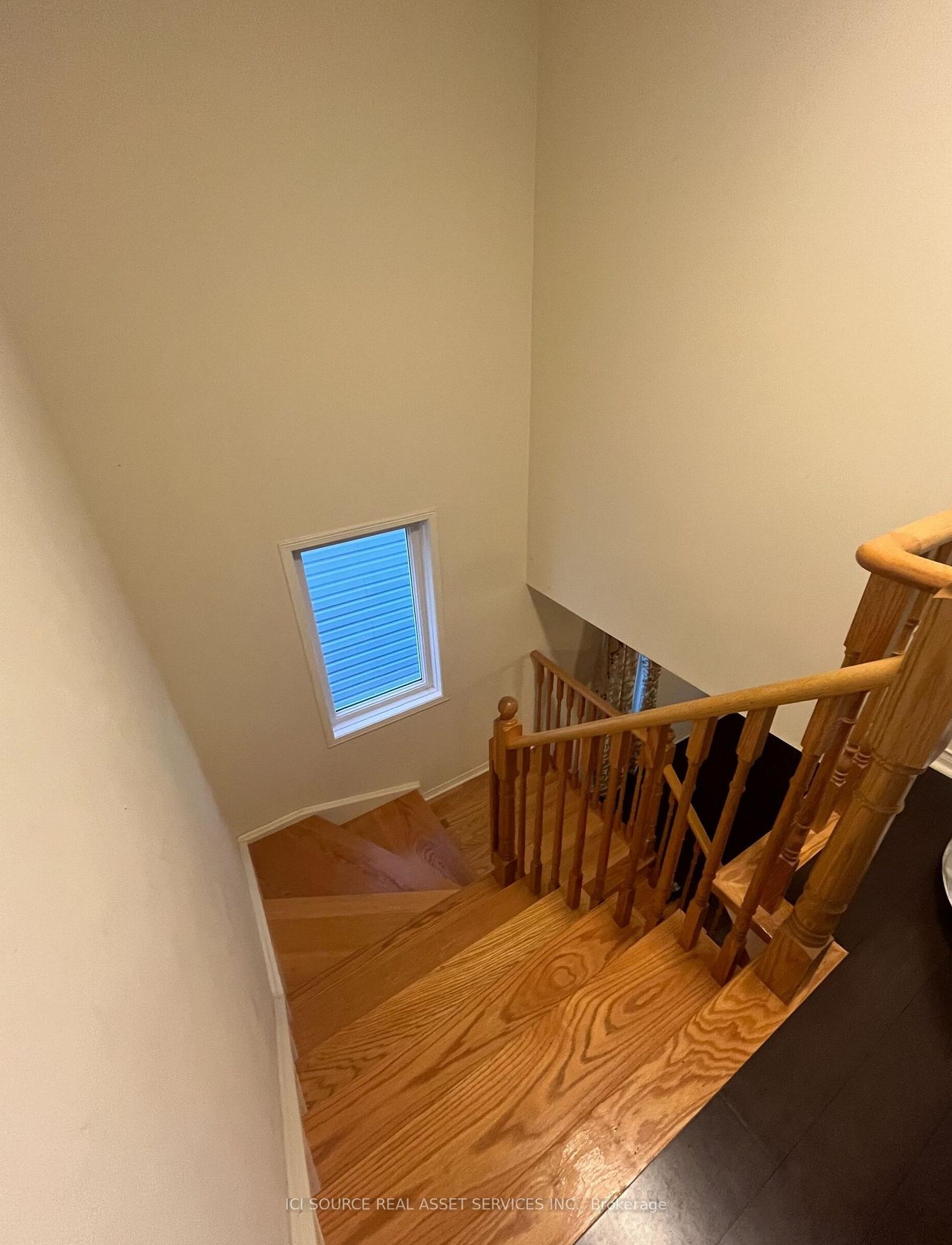 Photo 12 of 181 Norland Circle, Oshawa, Windfields — HOMEH