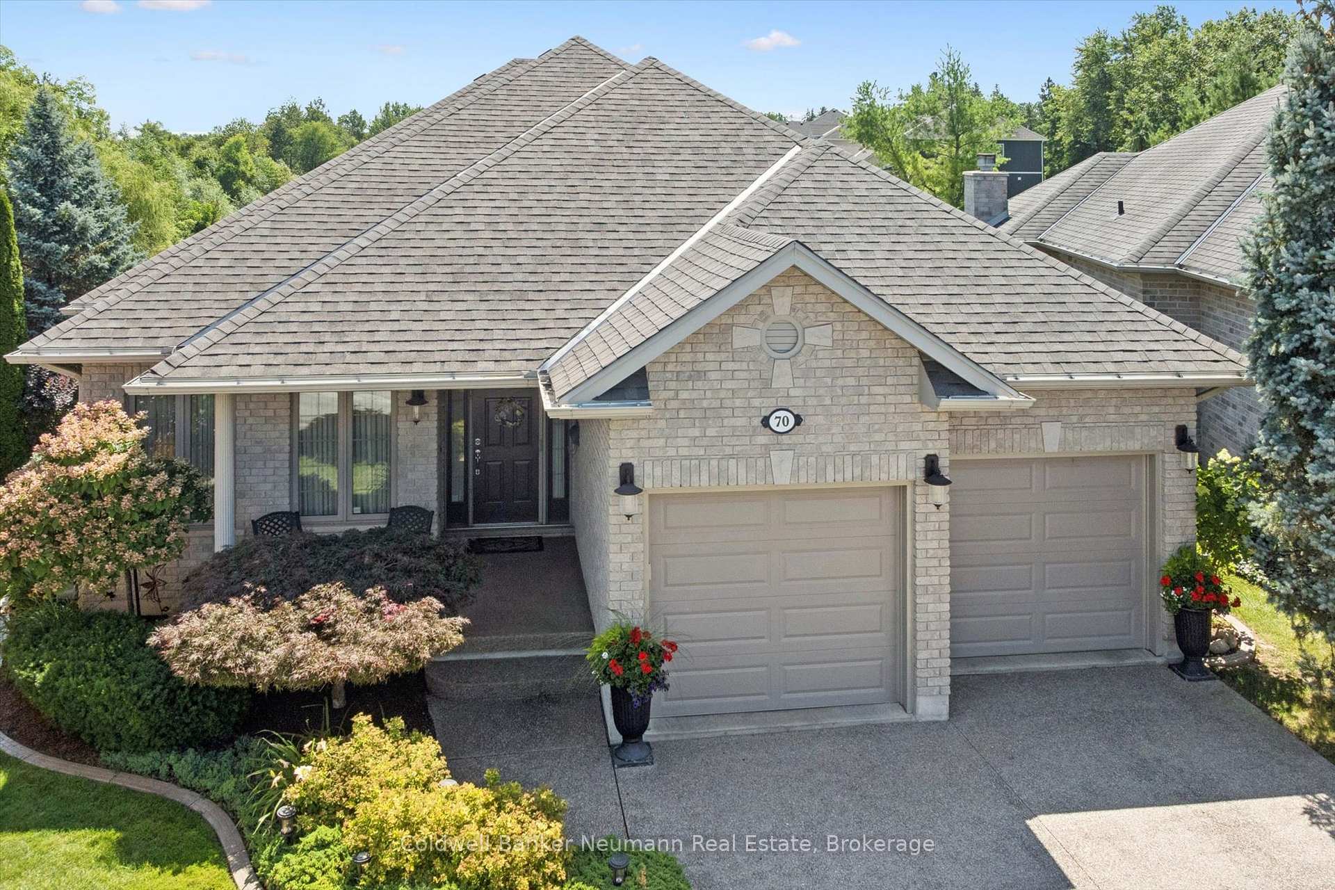 Photo 1 of 70 Bathgate Drive, Guelph, Kortright East — HOMEH