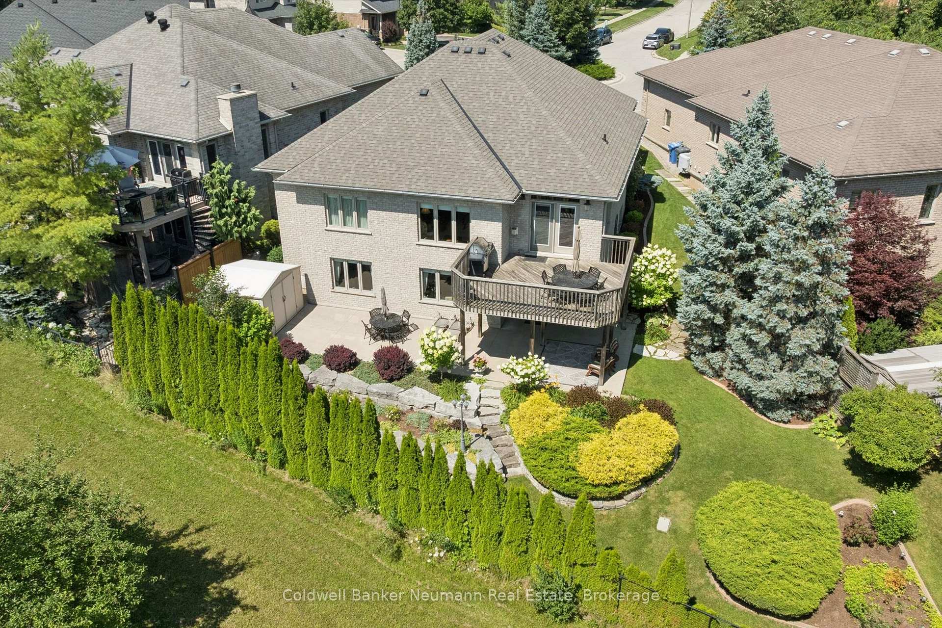 Photo 4 of 70 Bathgate Drive, Guelph, Kortright East — HOMEH