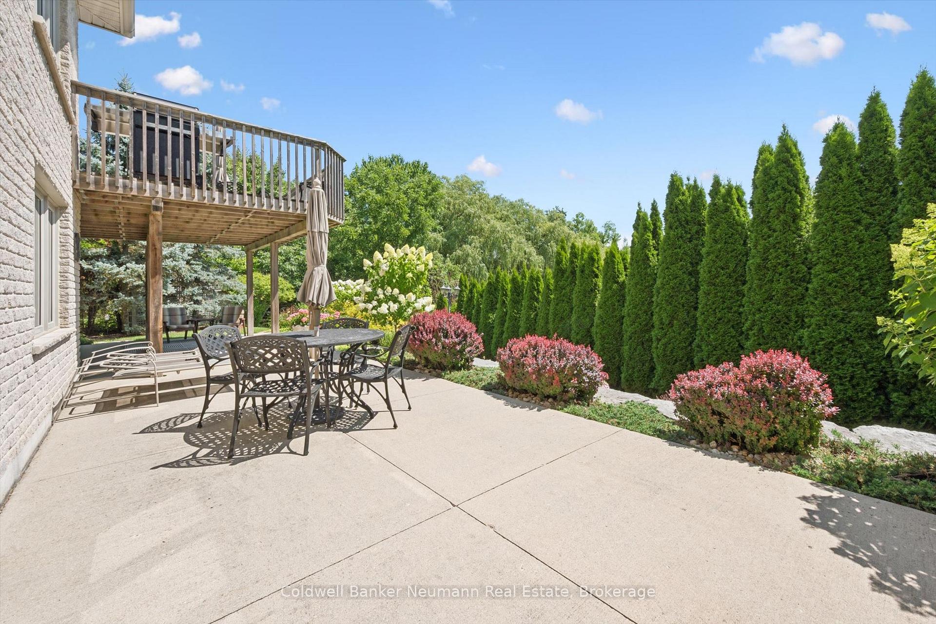 Photo 5 of 70 Bathgate Drive, Guelph, Kortright East — HOMEH