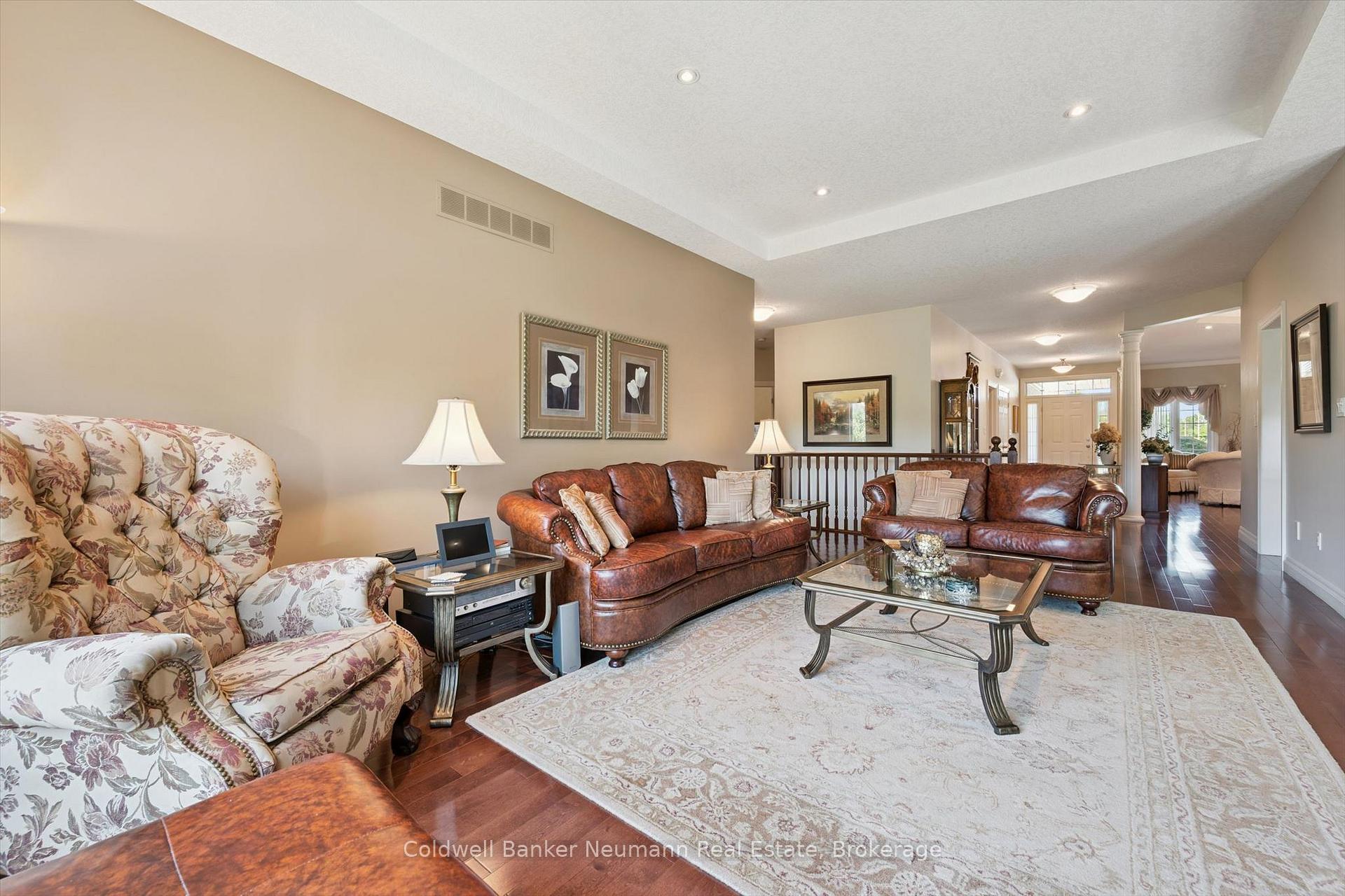 Photo 17 of 70 Bathgate Drive, Guelph, Kortright East — HOMEH