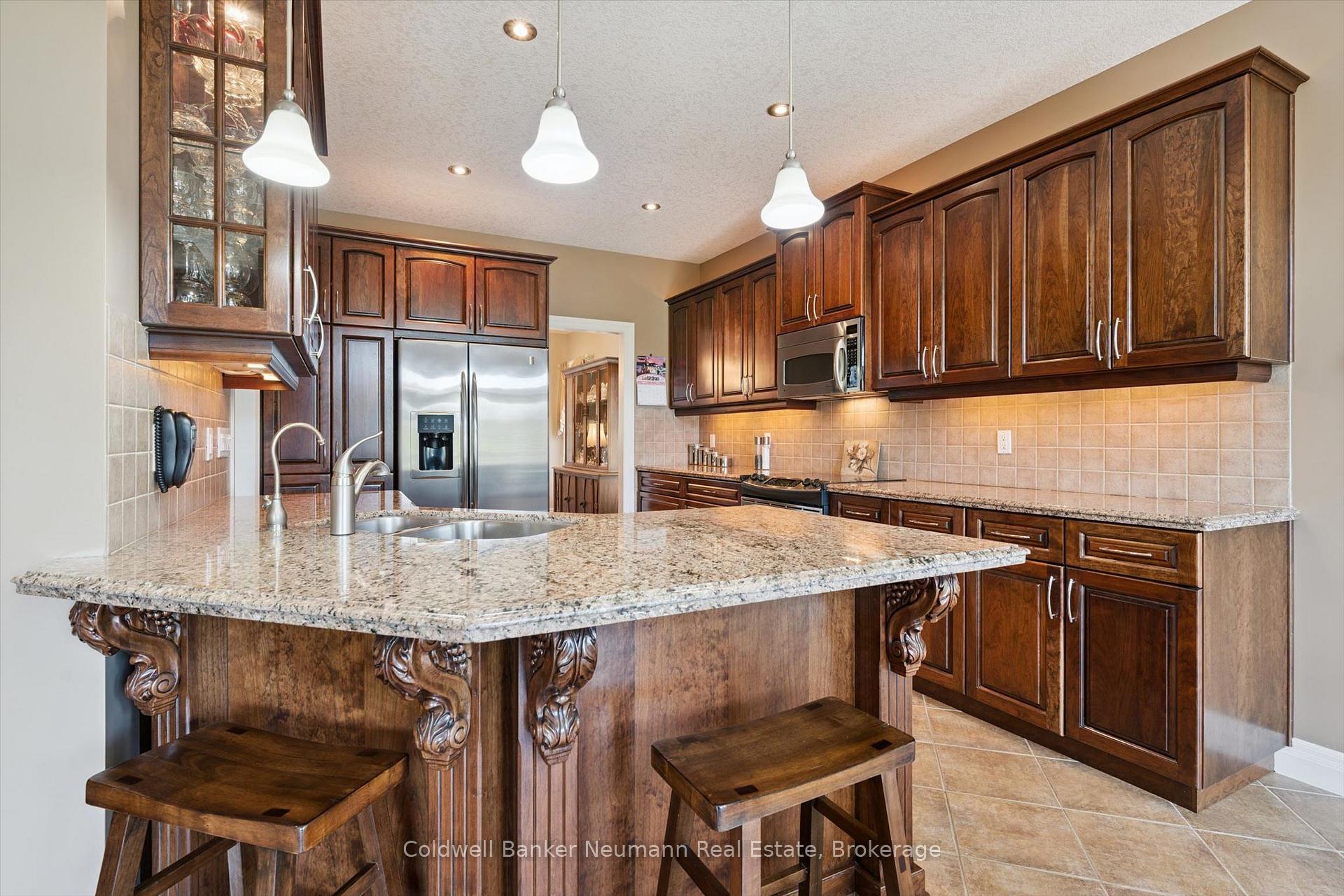 Photo 20 of 70 Bathgate Drive, Guelph, Kortright East — HOMEH