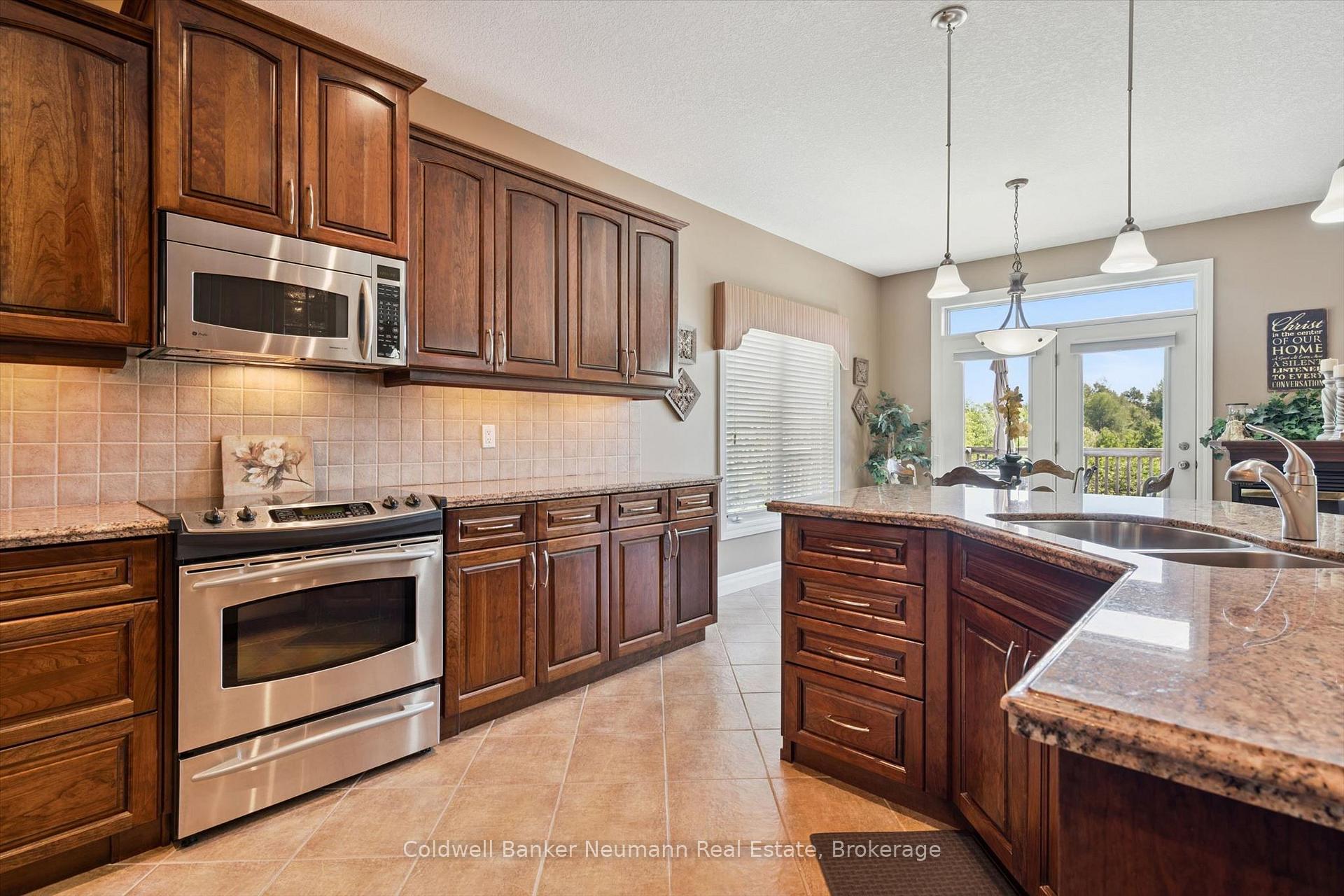 Photo 22 of 70 Bathgate Drive, Guelph, Kortright East — HOMEH