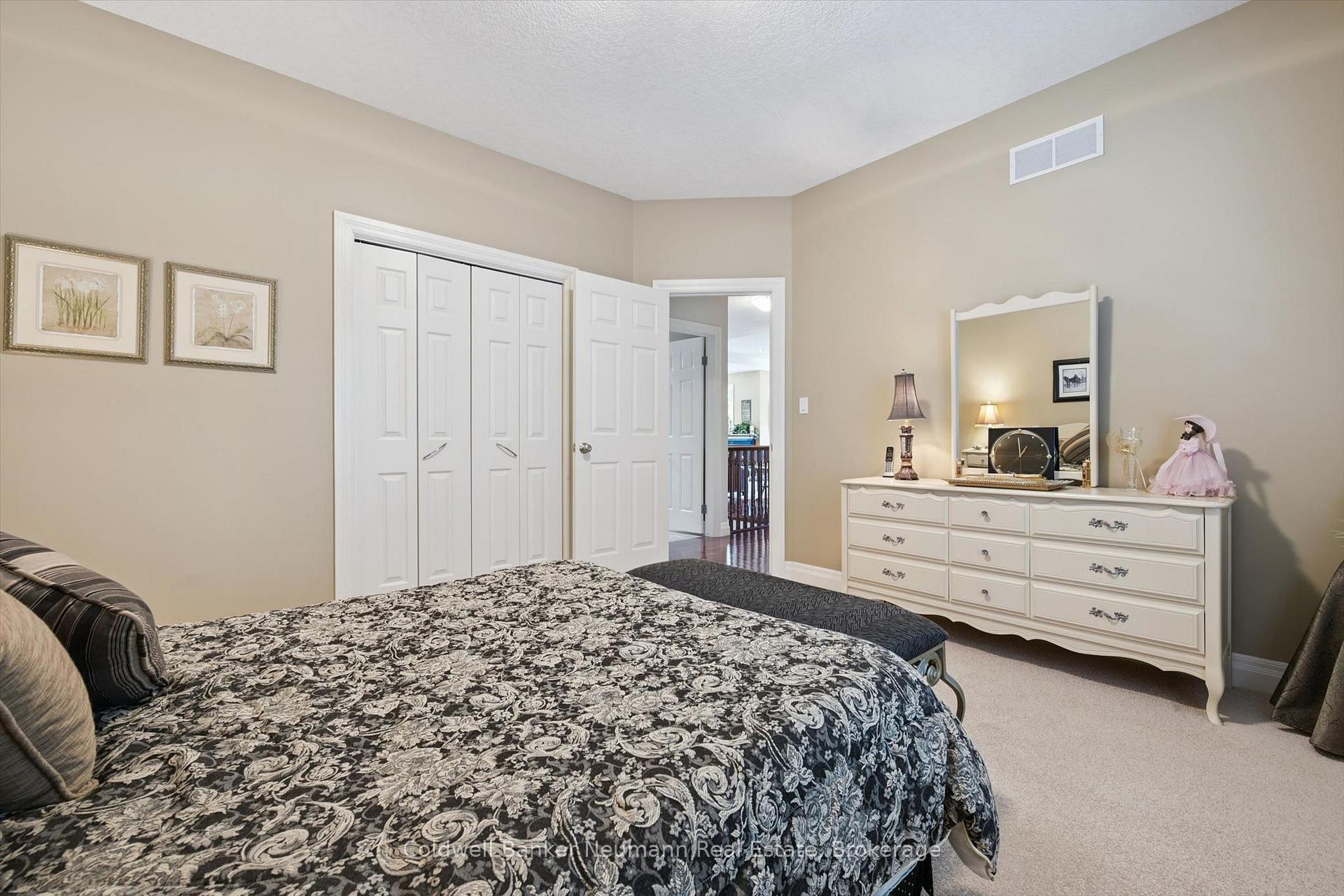 Photo 24 of 70 Bathgate Drive, Guelph, Kortright East — HOMEH