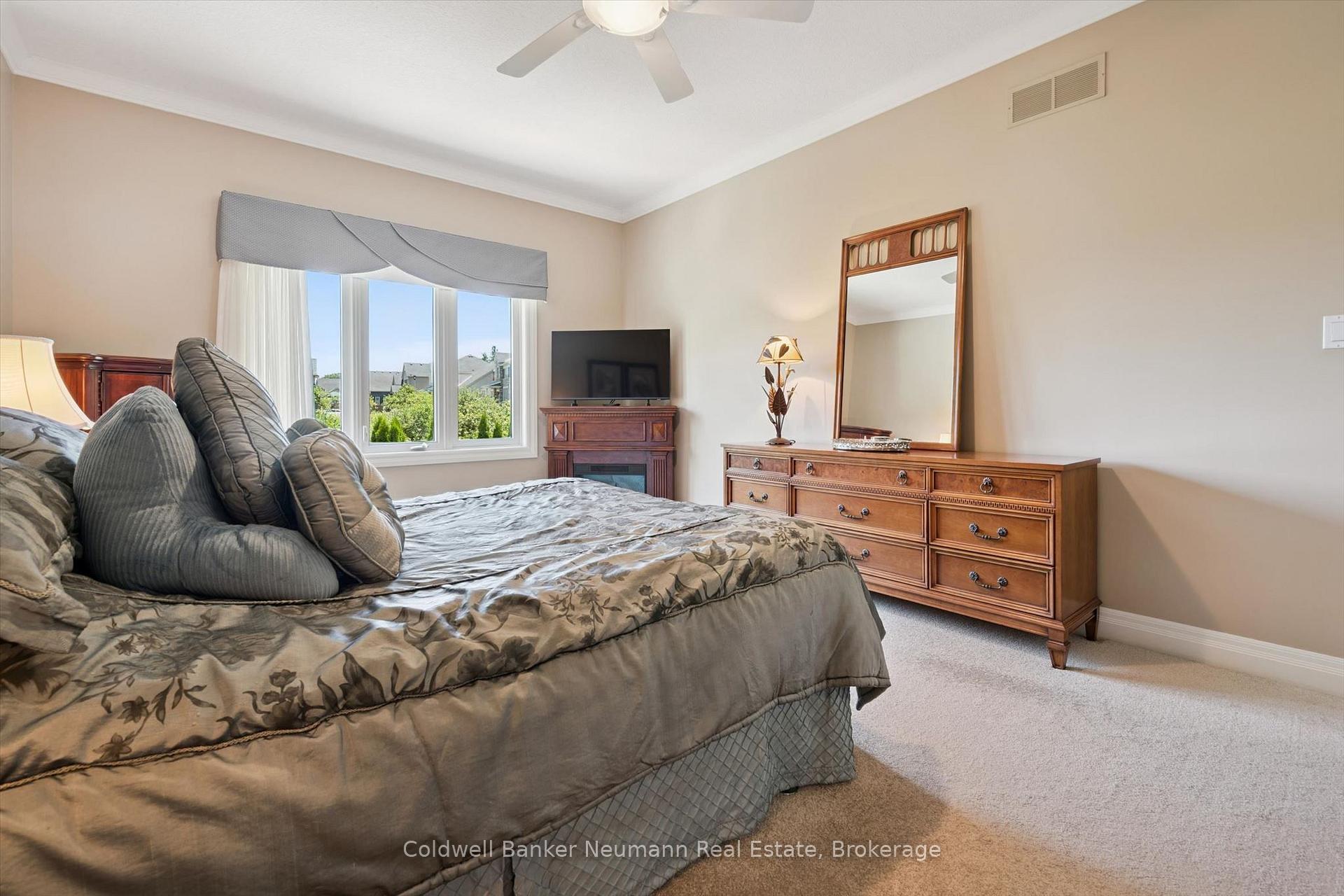 Photo 26 of 70 Bathgate Drive, Guelph, Kortright East — HOMEH