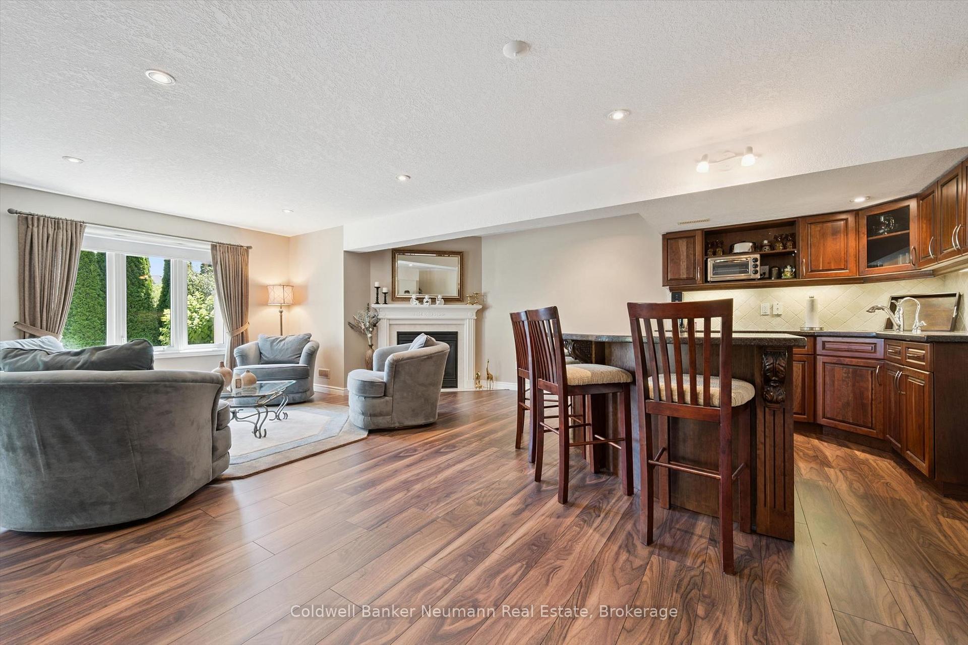 Photo 33 of 70 Bathgate Drive, Guelph, Kortright East — HOMEH