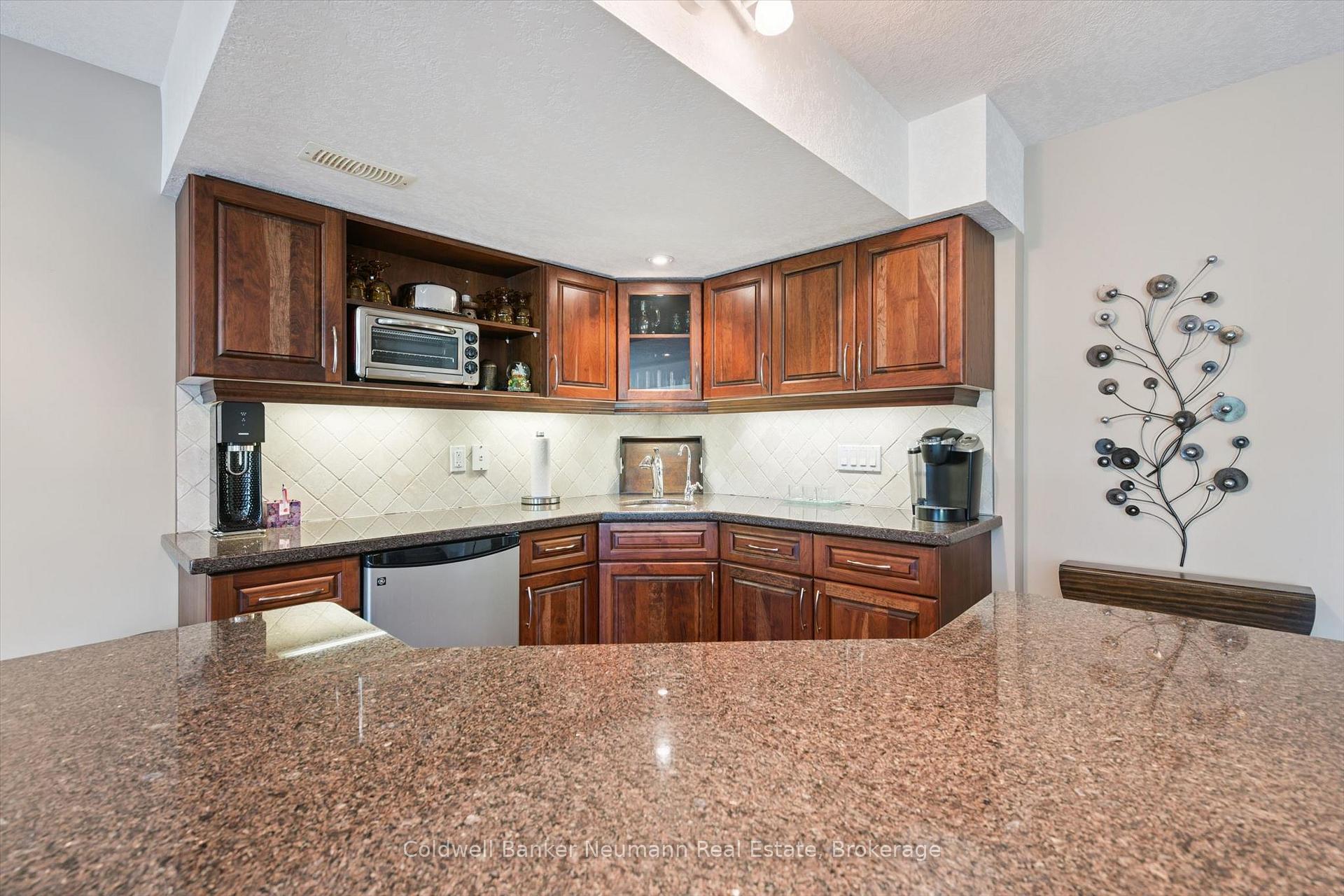 Photo 34 of 70 Bathgate Drive, Guelph, Kortright East — HOMEH