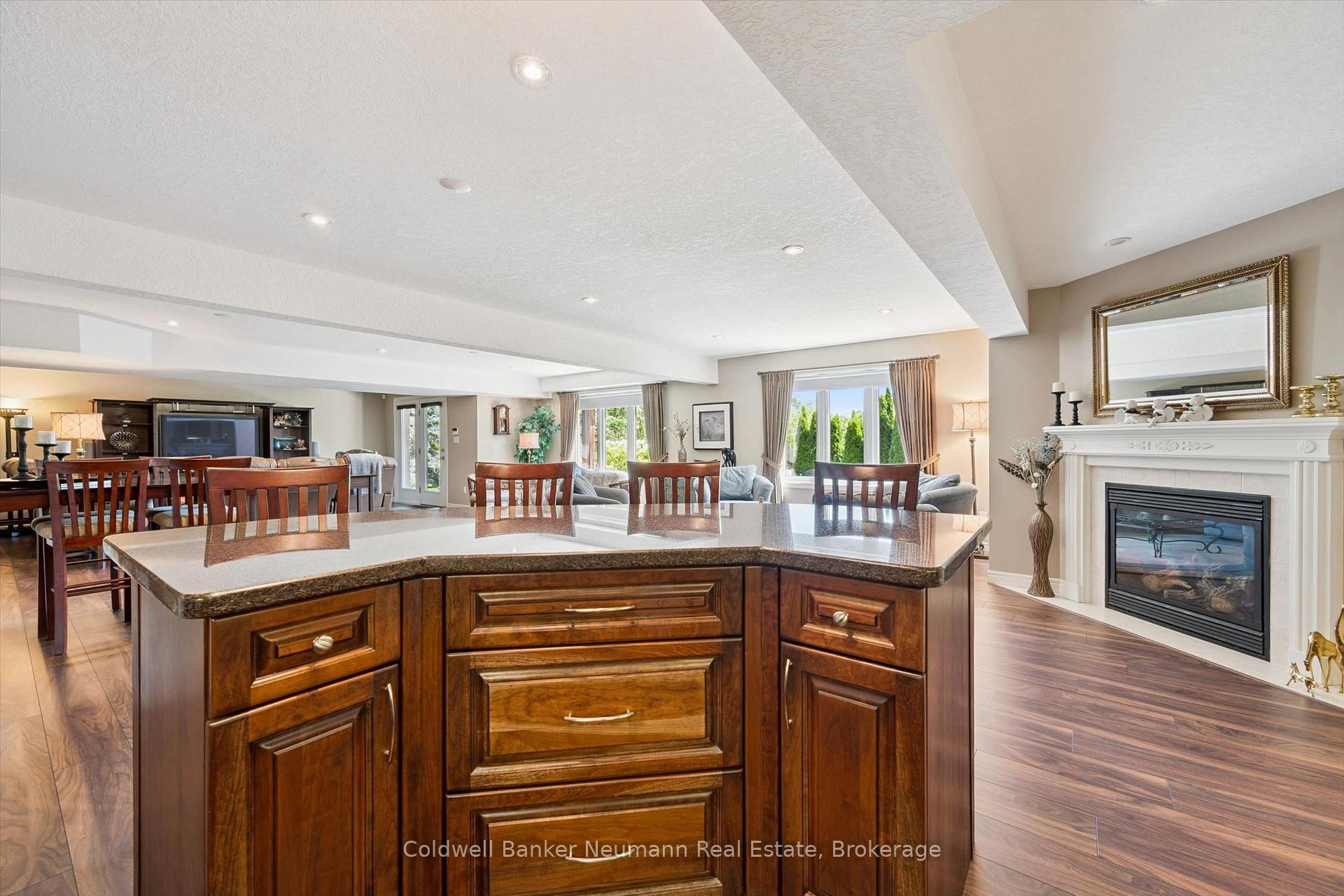 Photo 35 of 70 Bathgate Drive, Guelph, Kortright East — HOMEH