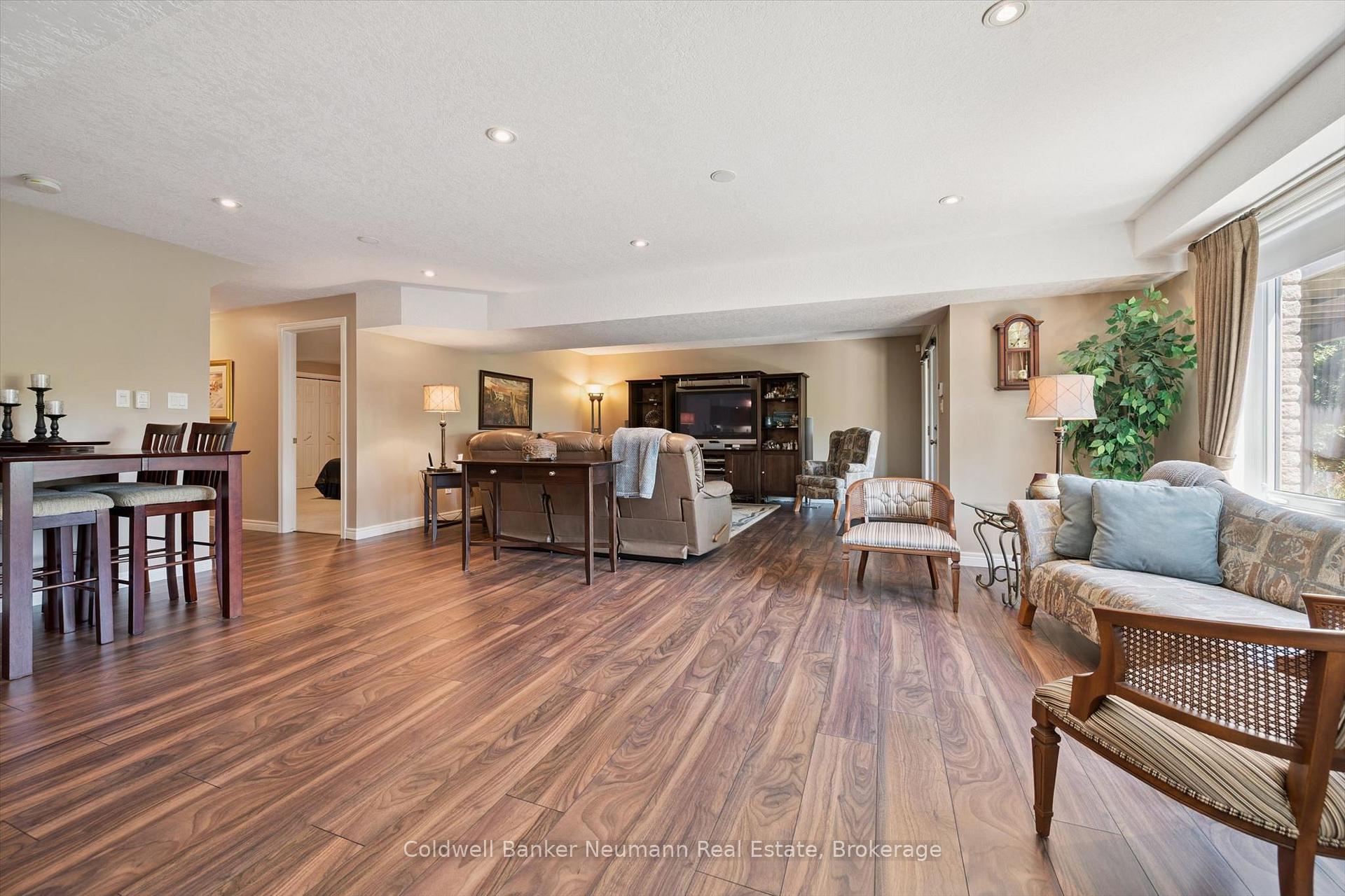 Photo 36 of 70 Bathgate Drive, Guelph, Kortright East — HOMEH
