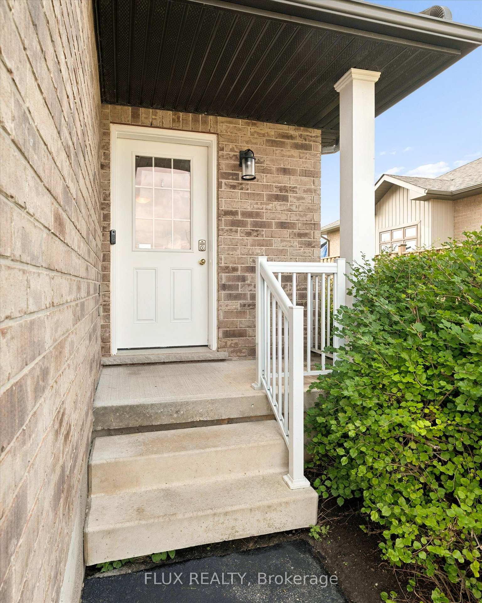 Photo 4 of 1389 Countrystone Drive, Kitchener, Westvale — HOMEH