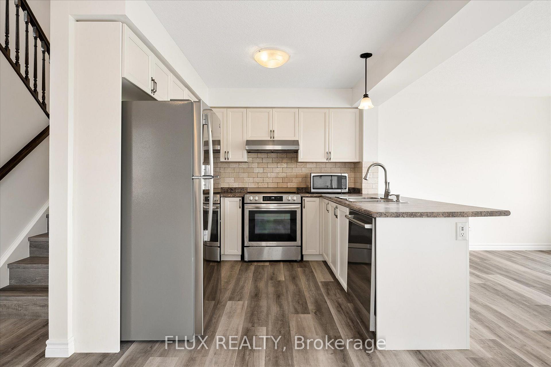 Photo 11 of 1389 Countrystone Drive, Kitchener, Westvale — HOMEH