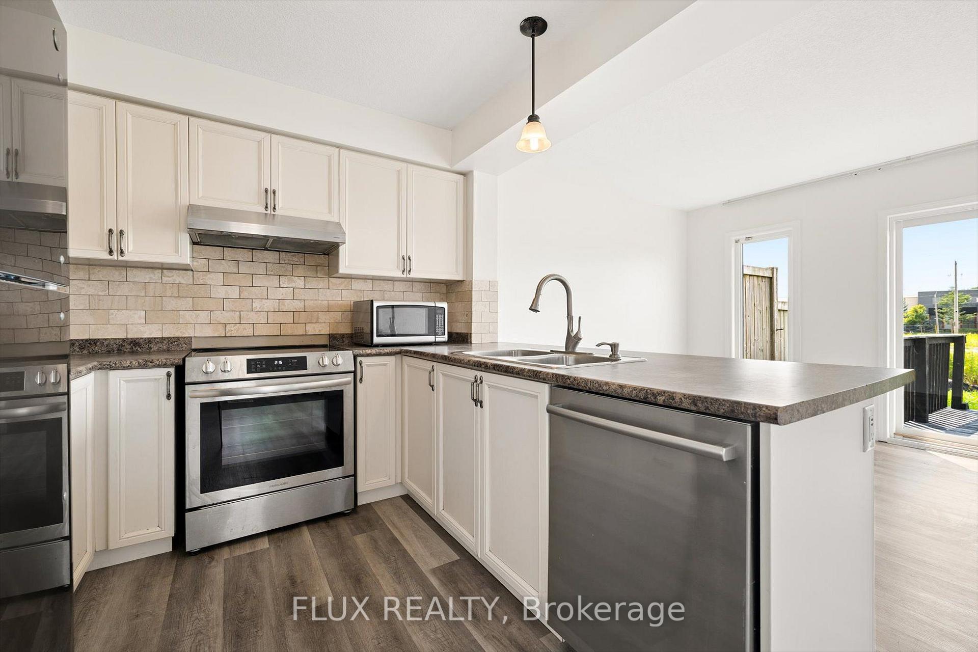 Photo 12 of 1389 Countrystone Drive, Kitchener, Westvale — HOMEH