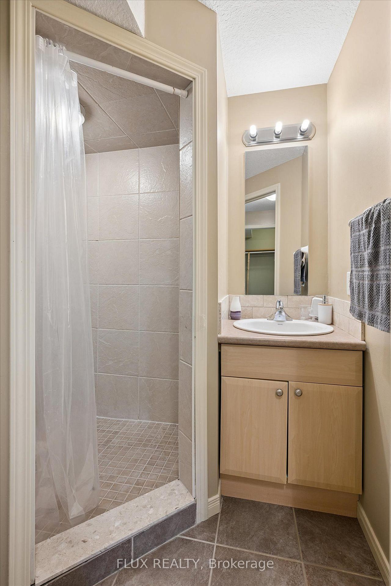 Photo 32 of 1389 Countrystone Drive, Kitchener, Westvale — HOMEH