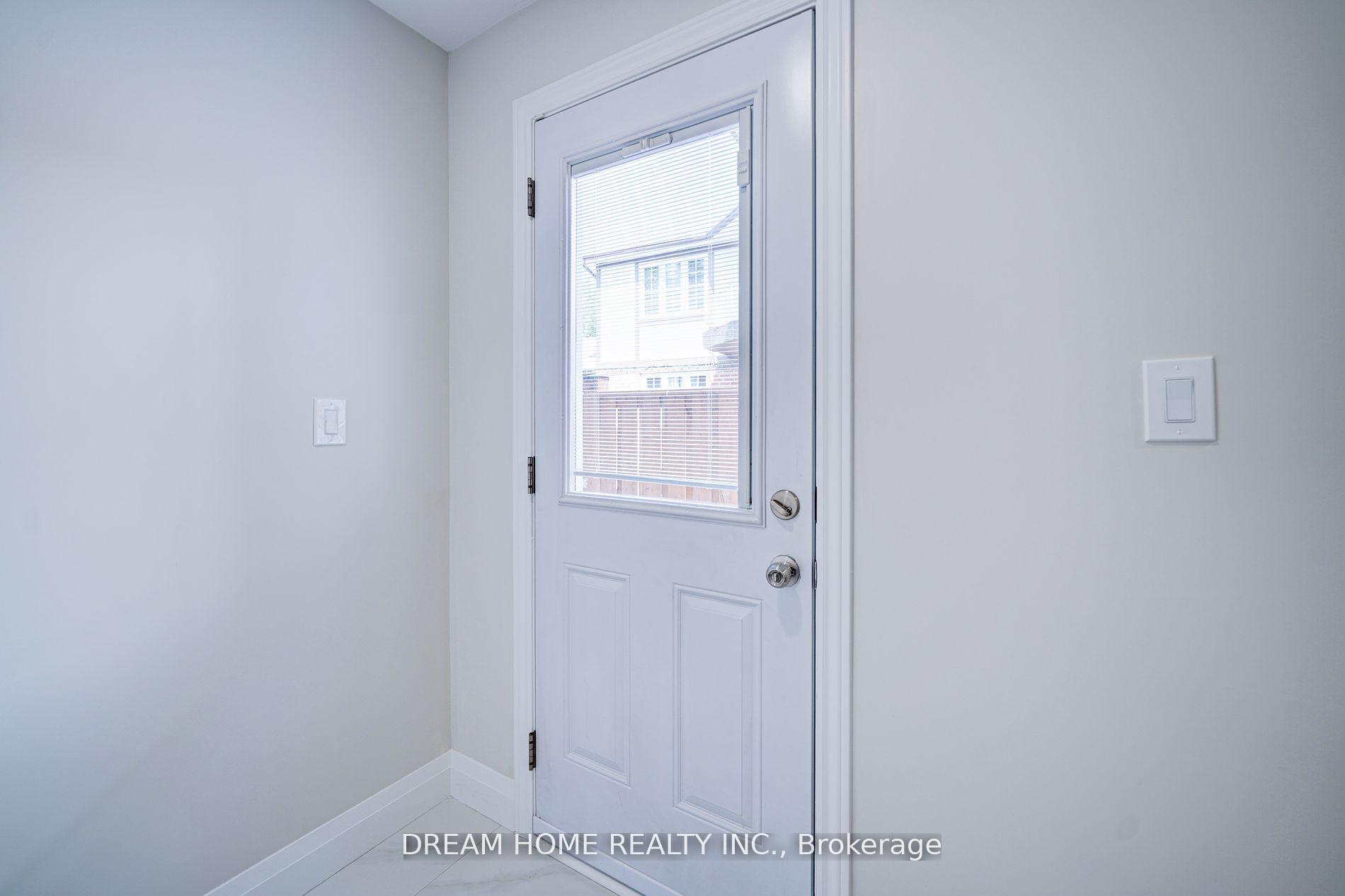 Photo 3 of Unit Lower, 23 Manorcrest Street, Brampton, Central Park — HOMEH