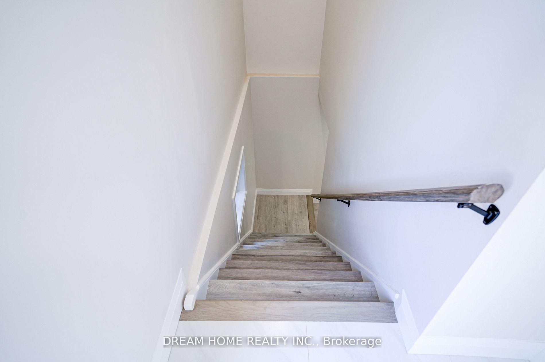 Photo 4 of Unit Lower, 23 Manorcrest Street, Brampton, Central Park — HOMEH