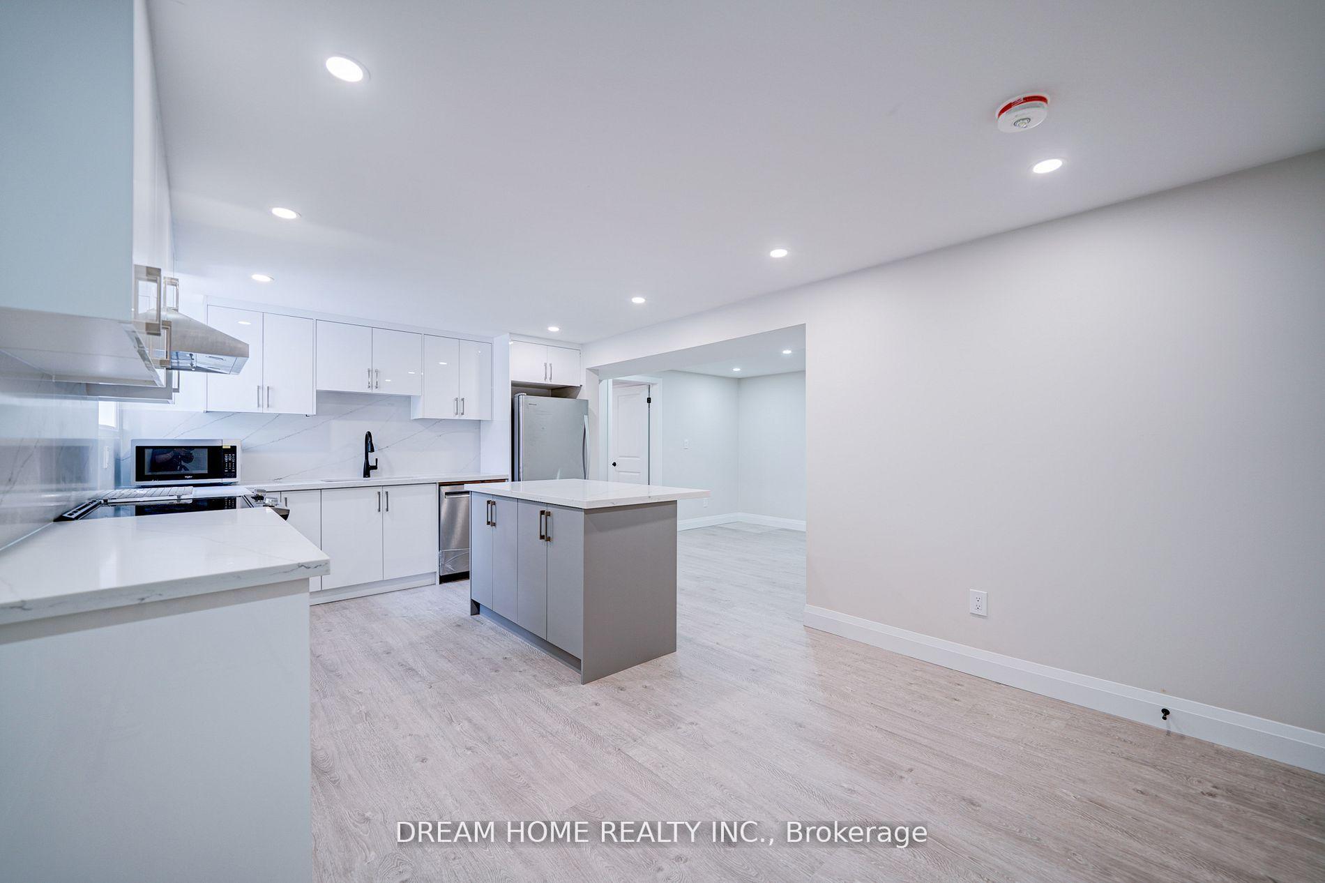 Photo 5 of Unit Lower, 23 Manorcrest Street, Brampton, Central Park — HOMEH