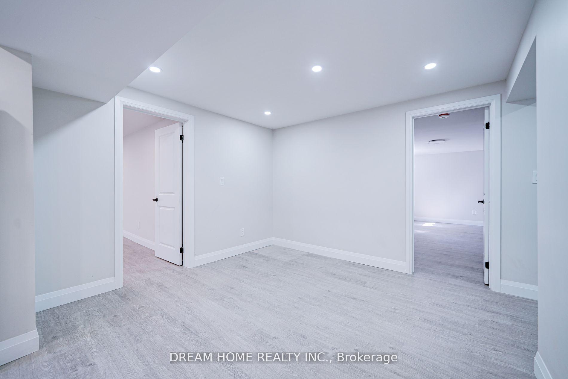 Photo 11 of Unit Lower, 23 Manorcrest Street, Brampton, Central Park — HOMEH