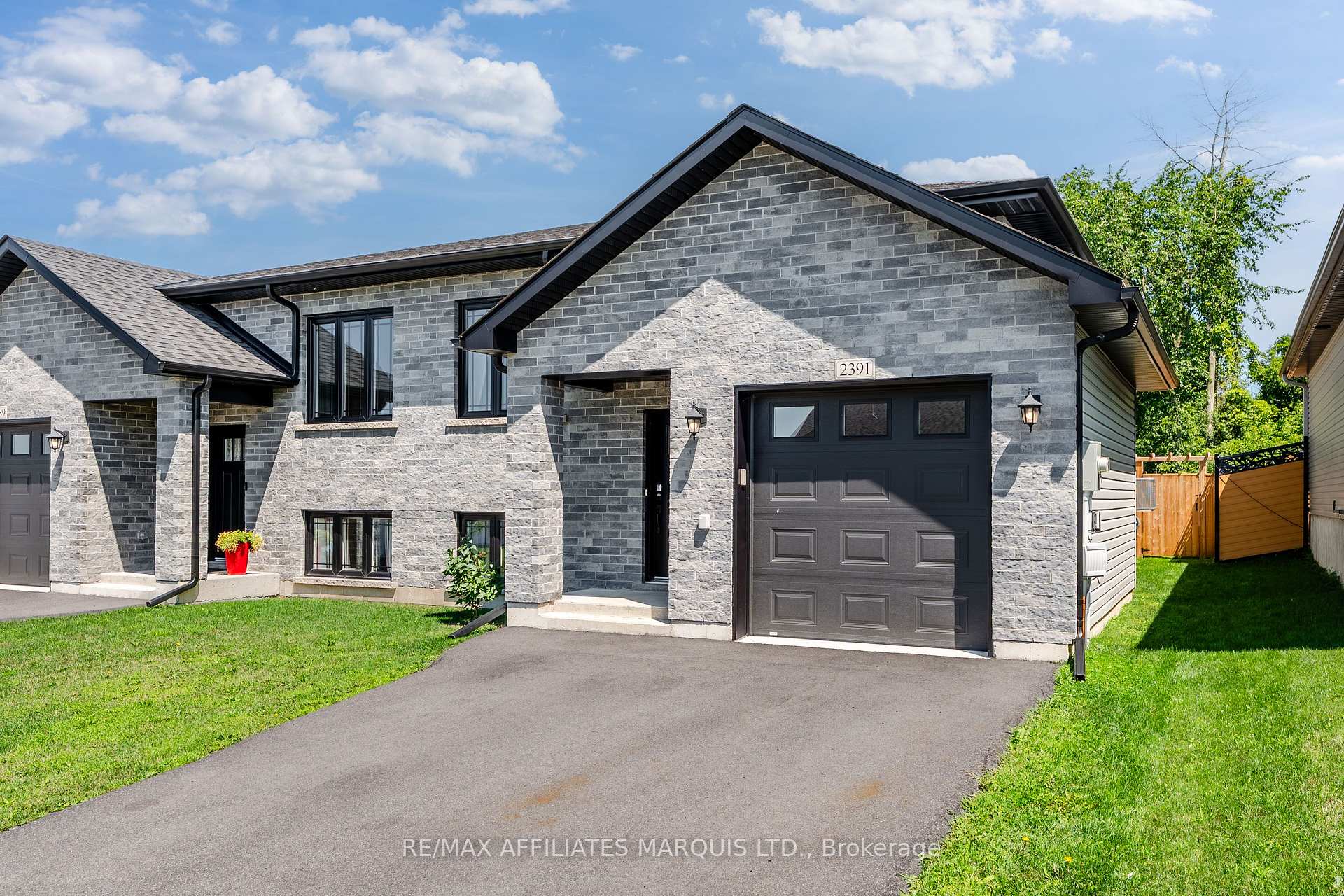 Photo 2 of 2391 Watson Crescent, Cornwall, Cornwall — HOMEH
