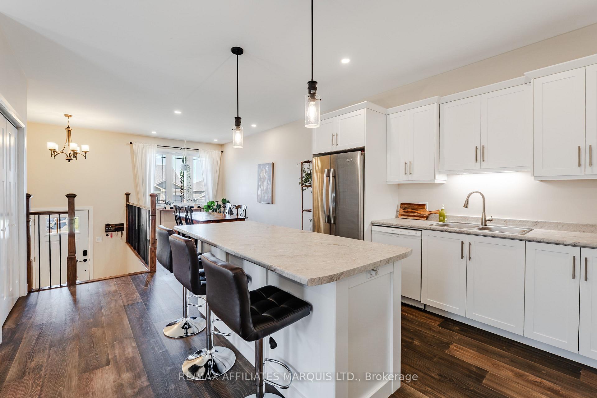 Photo 5 of 2391 Watson Crescent, Cornwall, Cornwall — HOMEH