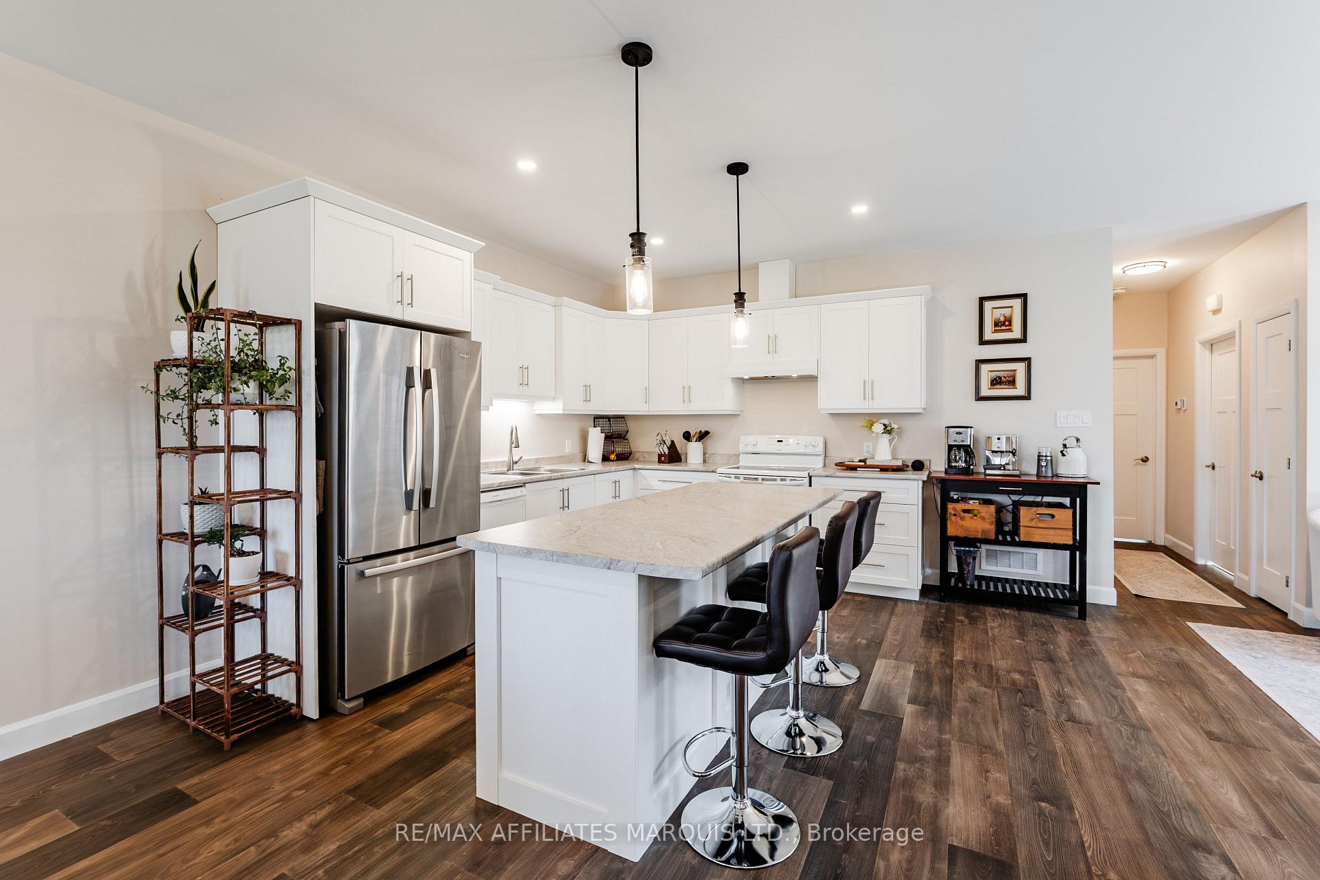 Photo 6 of 2391 Watson Crescent, Cornwall, Cornwall — HOMEH