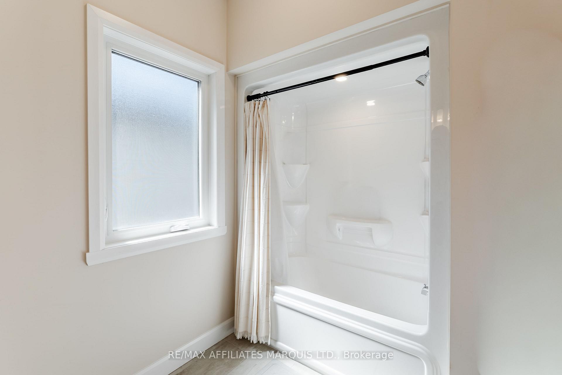 Photo 22 of 2391 Watson Crescent, Cornwall, Cornwall — HOMEH