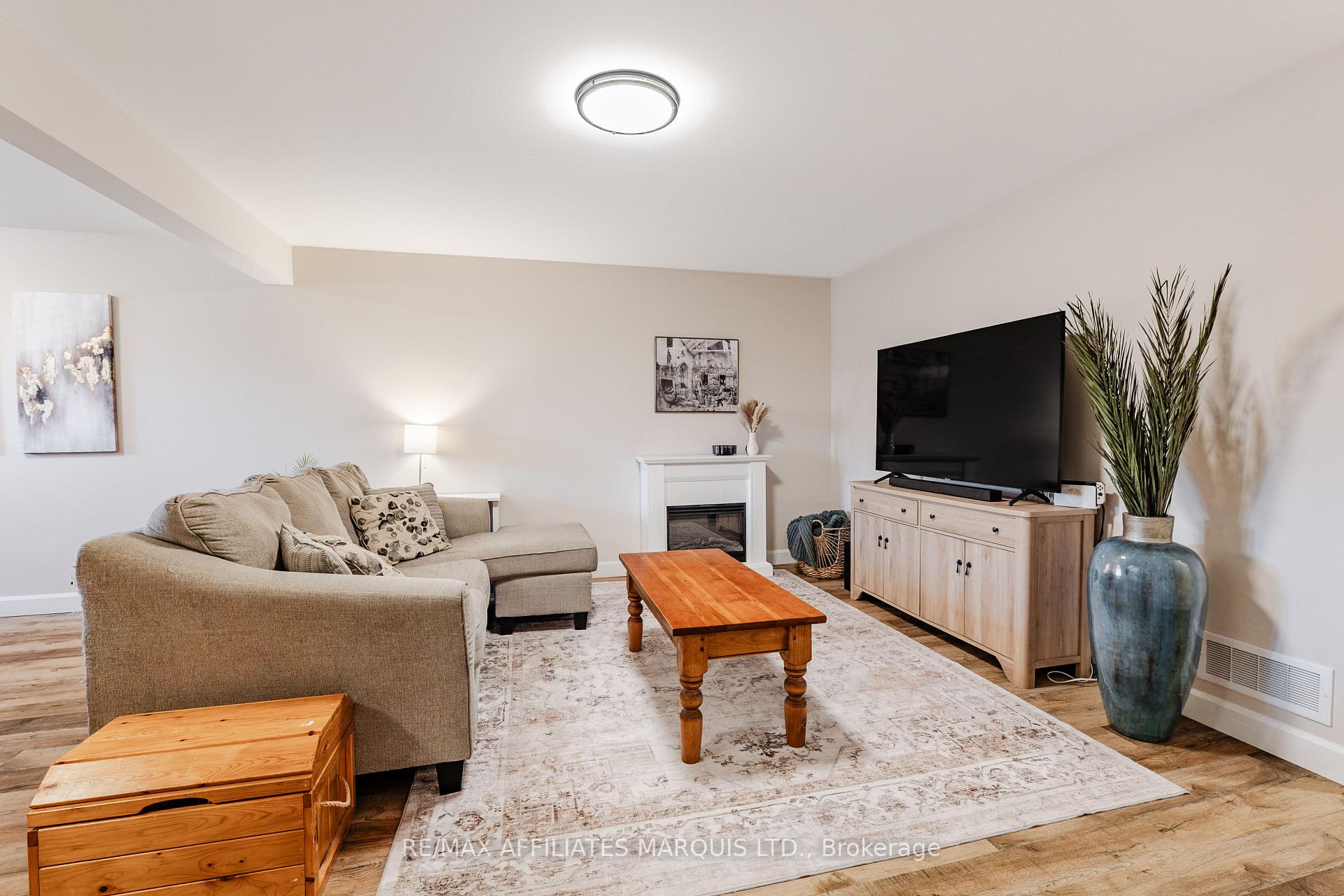 Photo 26 of 2391 Watson Crescent, Cornwall, Cornwall — HOMEH