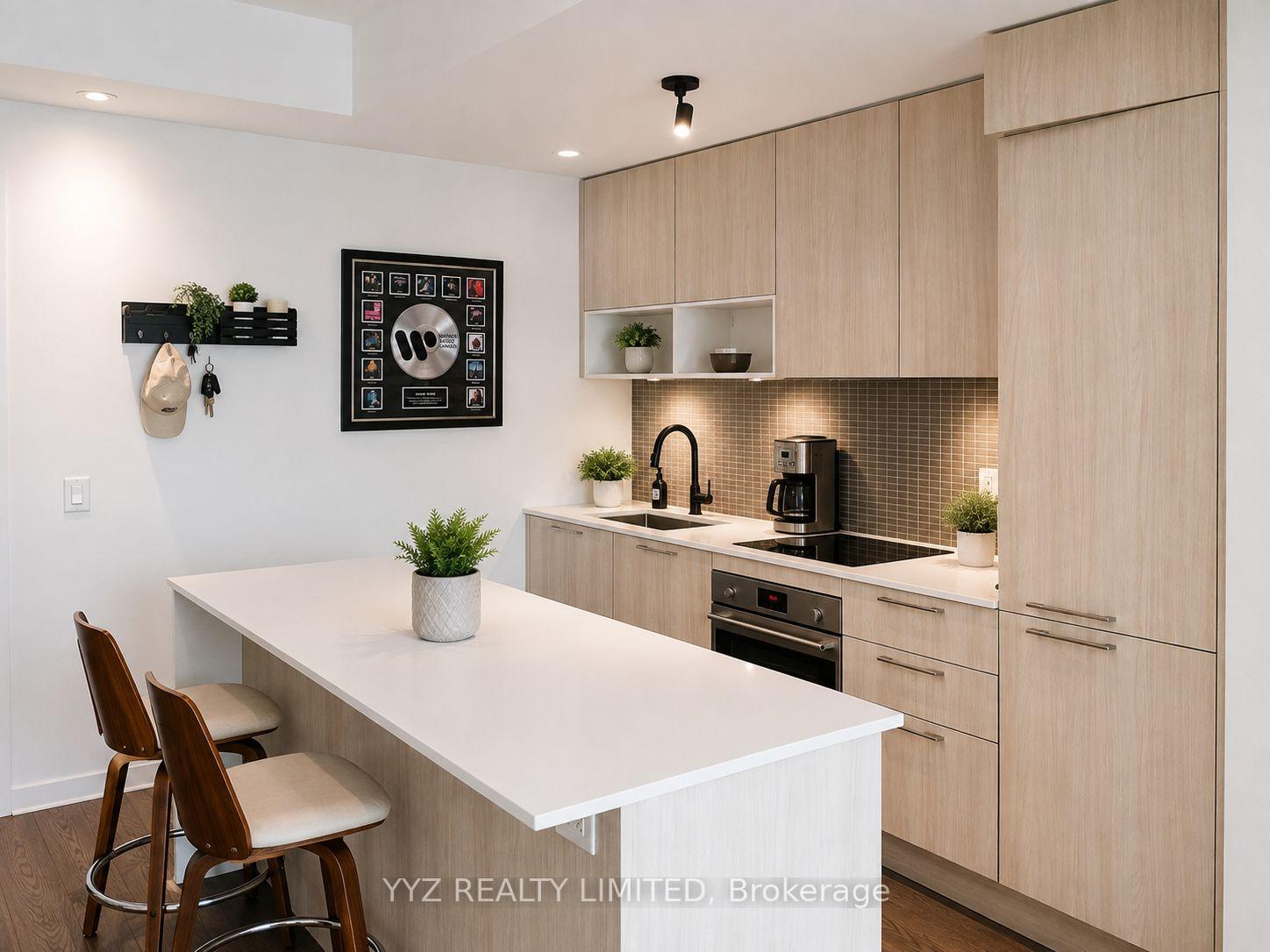 Photo 4 of Unit 1207, 501 Adelaide Street W, Toronto, Waterfront Communities — HOMEH