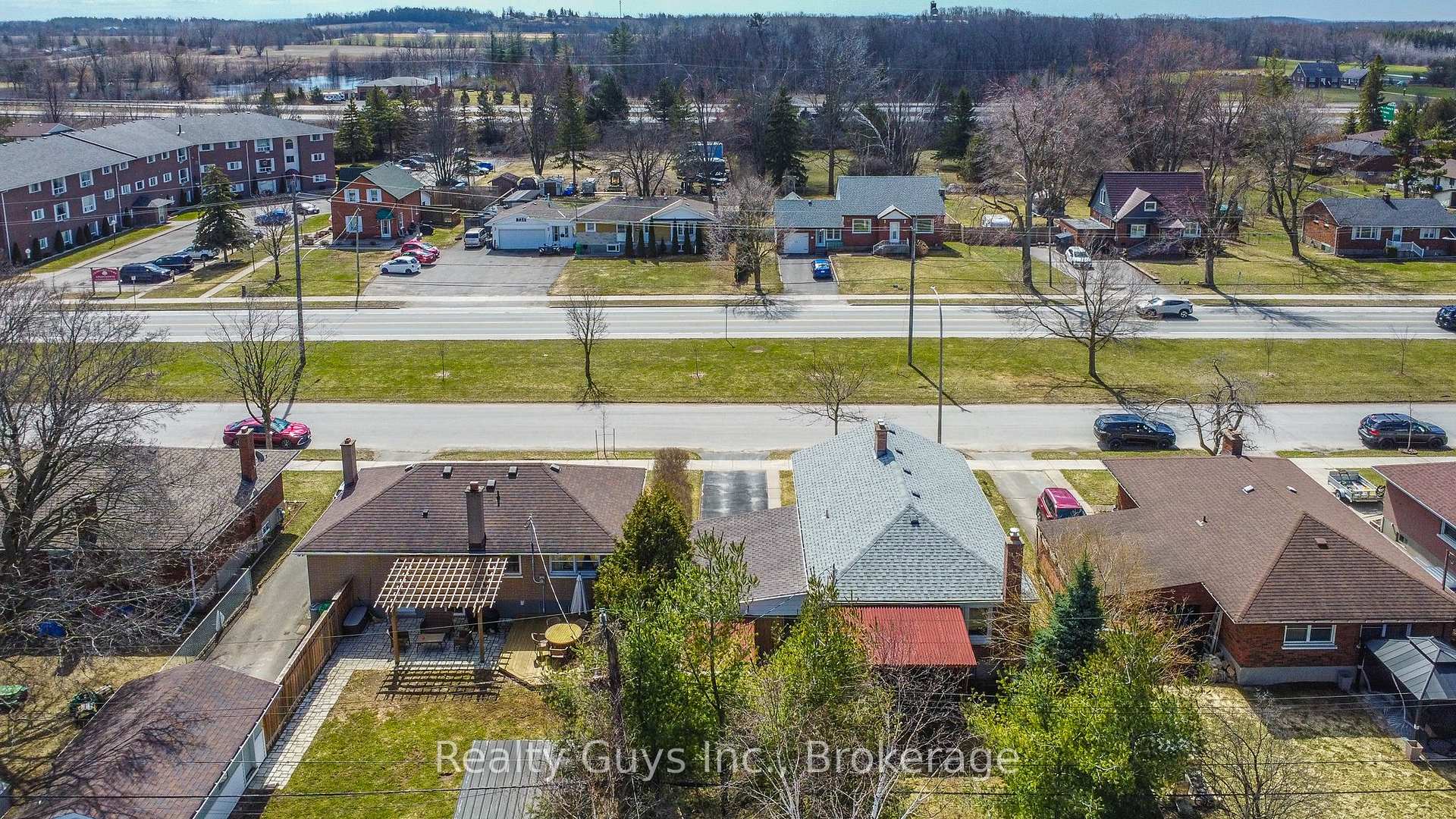 Photo 3 of 734 Crawford Place, Peterborough, Otonabee Ward 1 — HOMEH