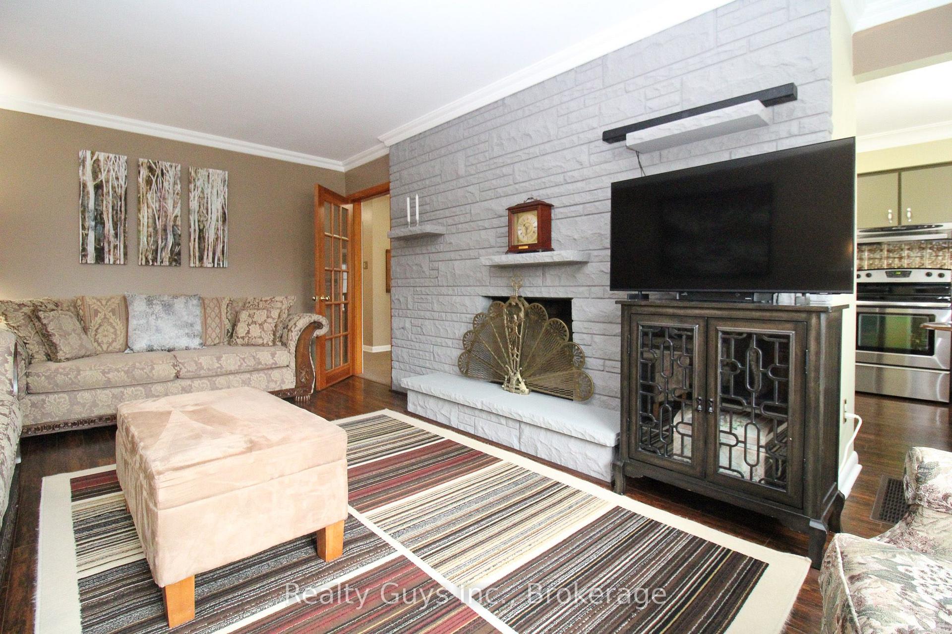 Photo 13 of 734 Crawford Place, Peterborough, Otonabee Ward 1 — HOMEH