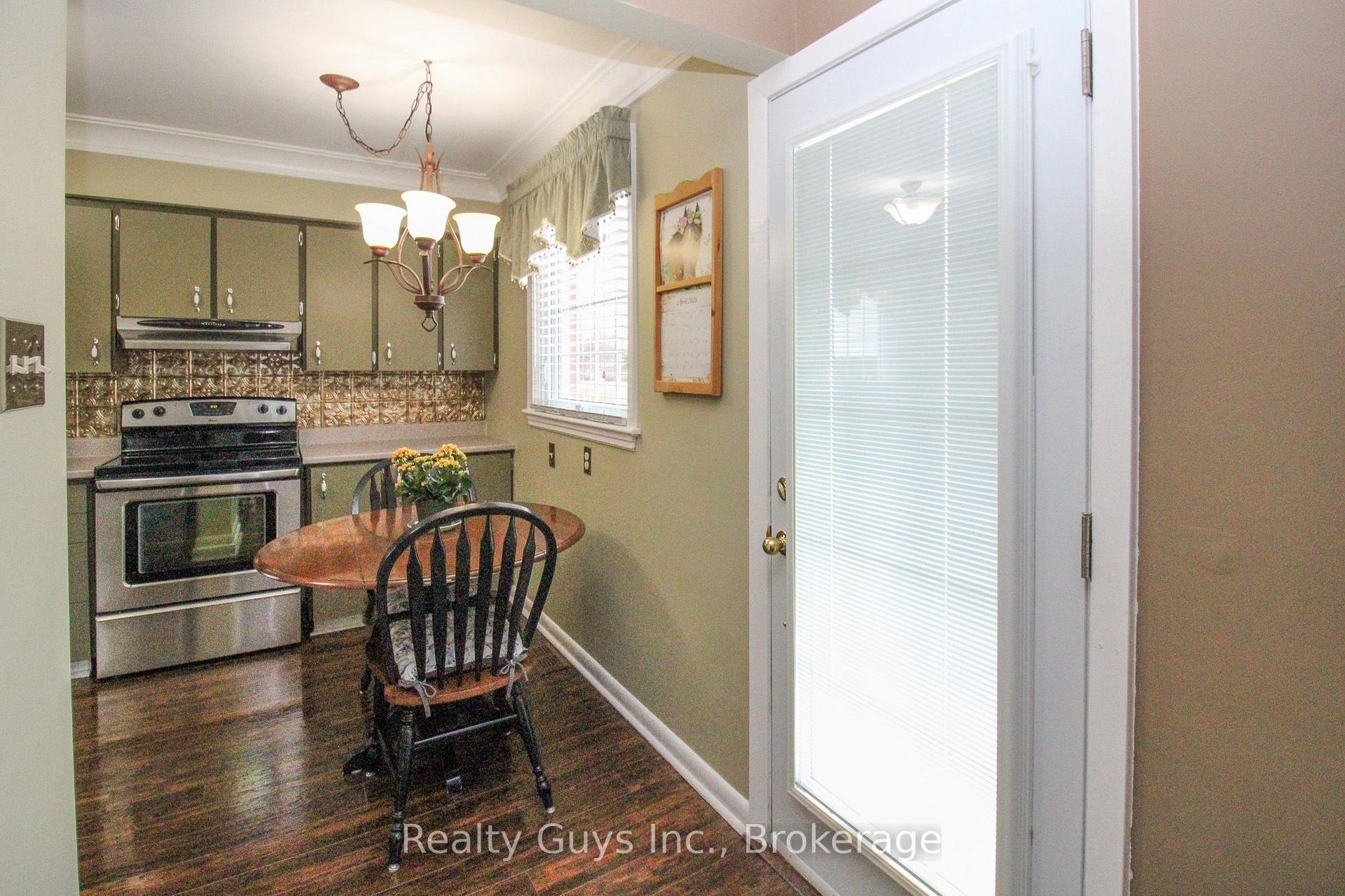 Photo 17 of 734 Crawford Place, Peterborough, Otonabee Ward 1 — HOMEH