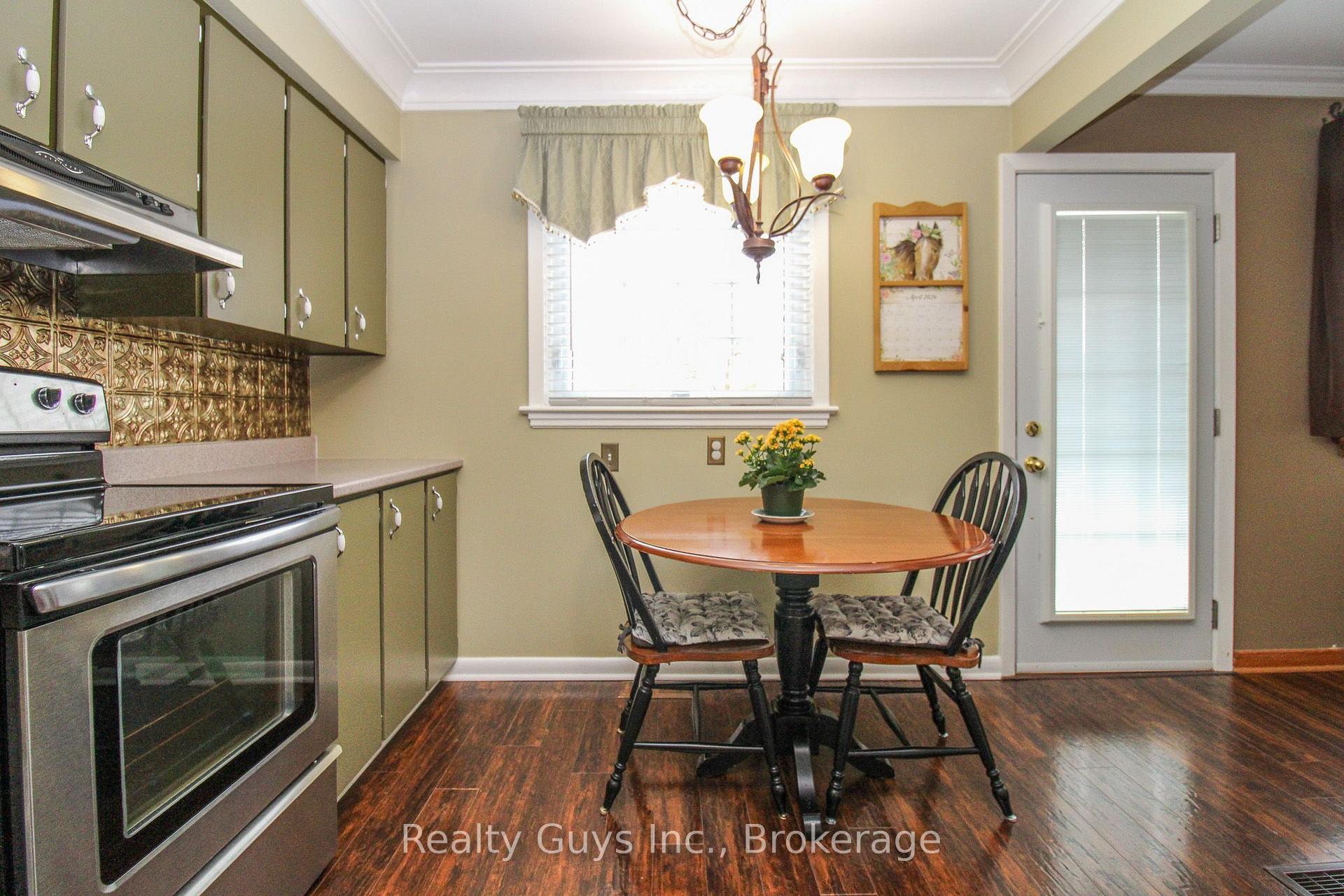 Photo 21 of 734 Crawford Place, Peterborough, Otonabee Ward 1 — HOMEH