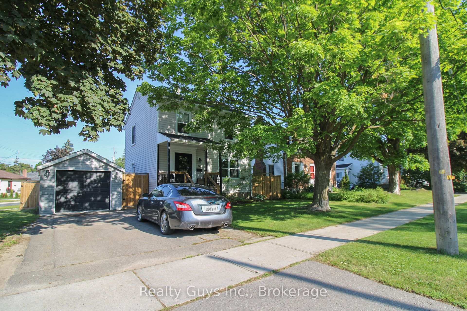Photo 1 of 727 Chesterfield Avenue, Peterborough, Northcrest Ward 5 — HOMEH