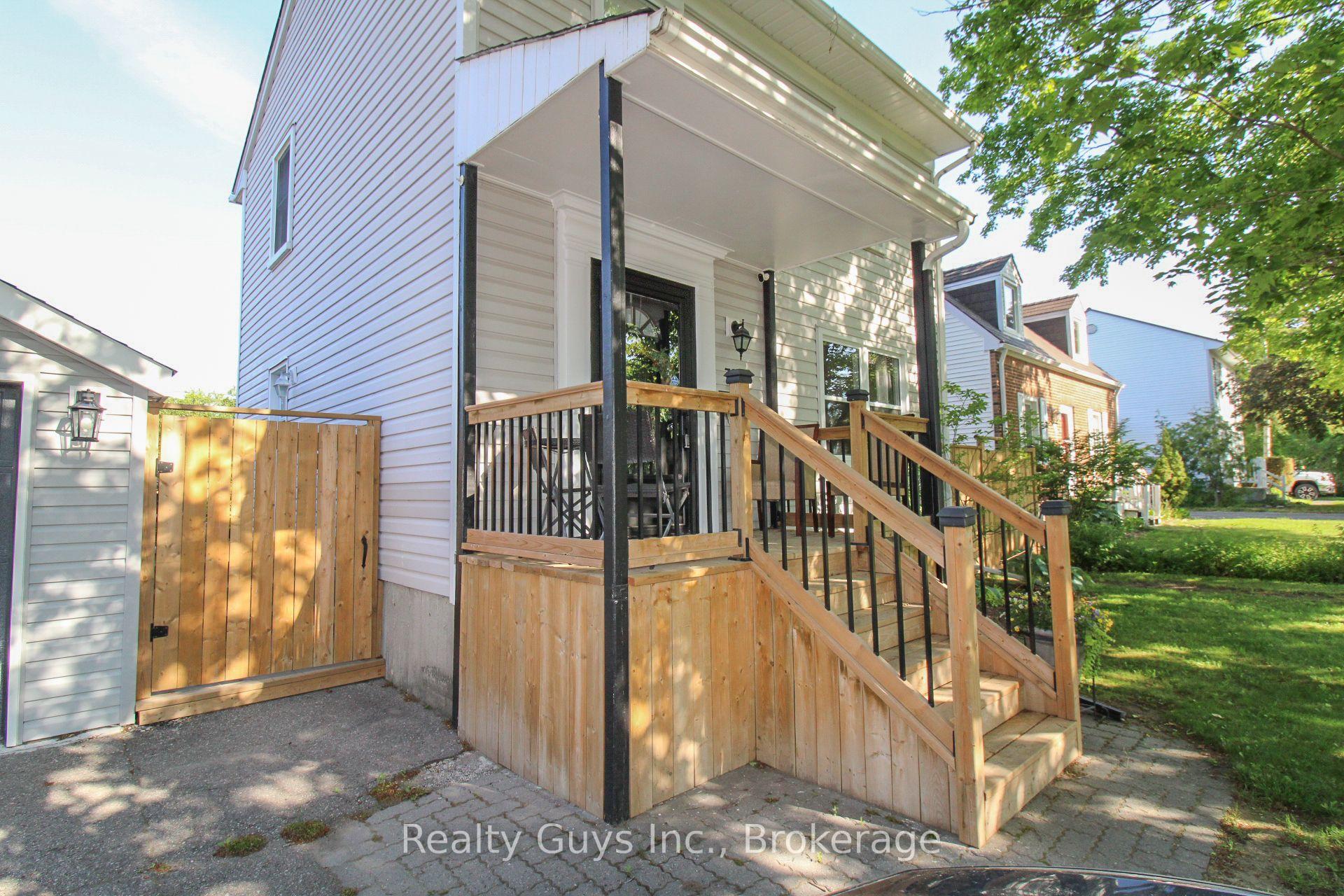 Photo 4 of 727 Chesterfield Avenue, Peterborough, Northcrest Ward 5 — HOMEH