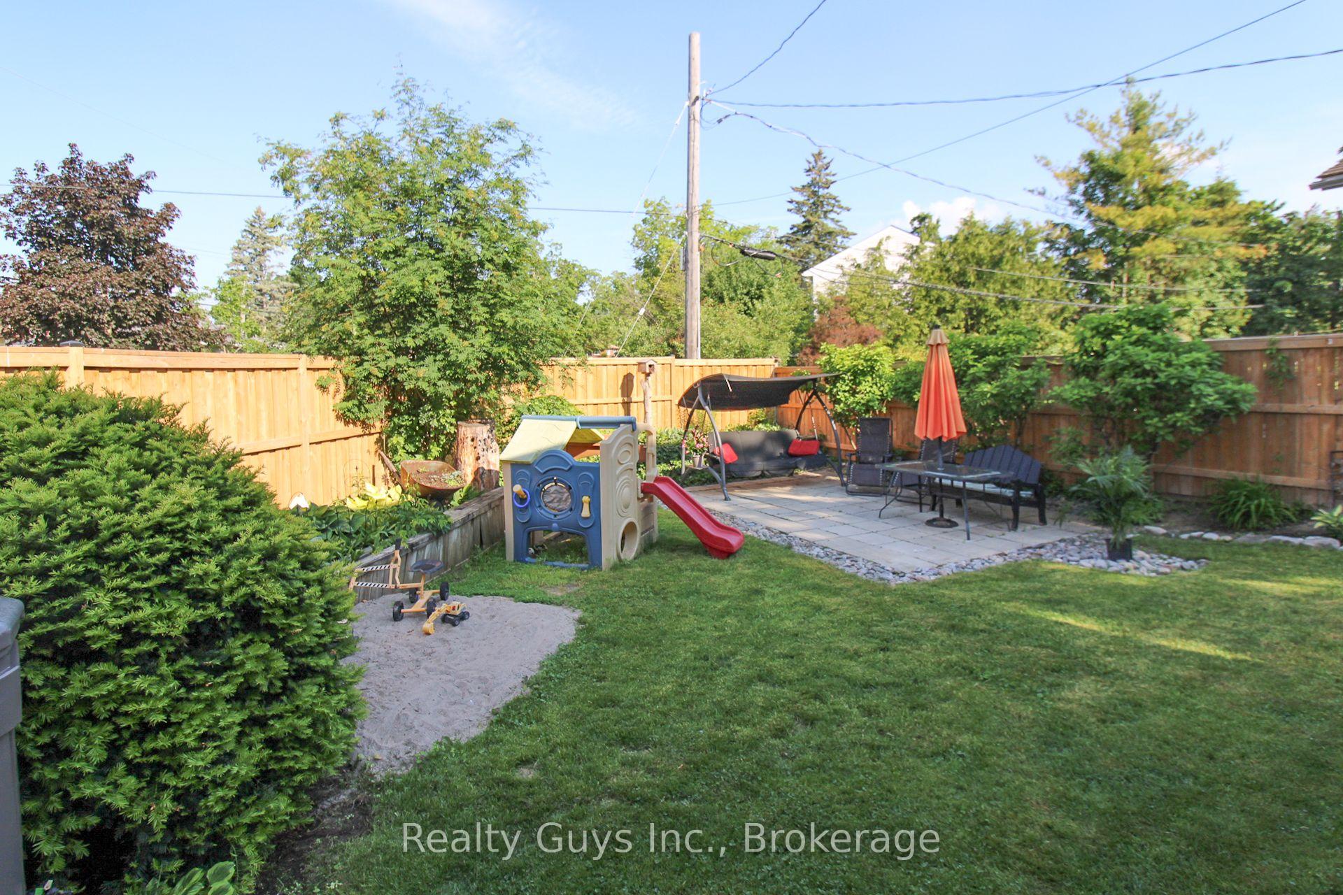 Photo 8 of 727 Chesterfield Avenue, Peterborough, Northcrest Ward 5 — HOMEH