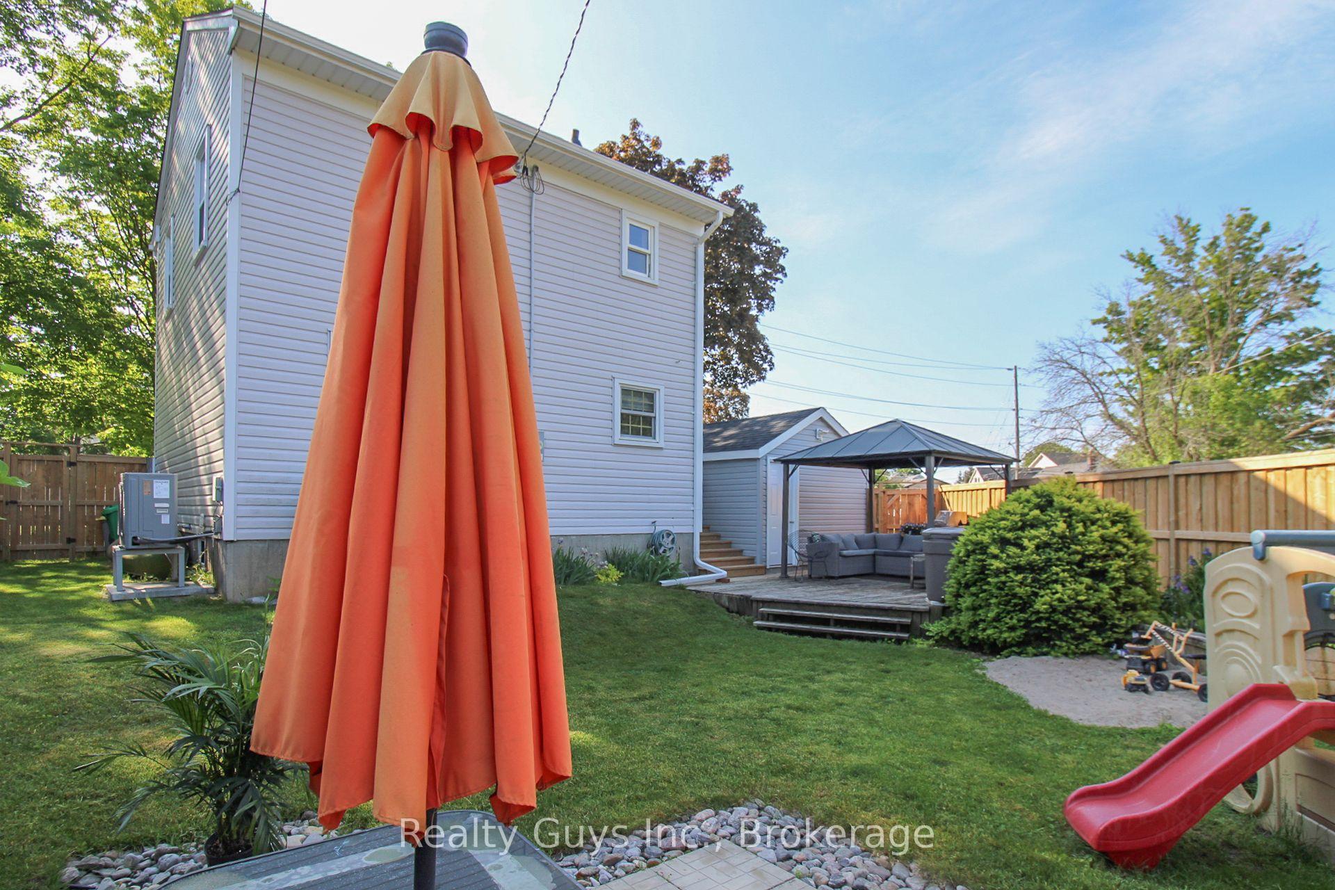 Photo 10 of 727 Chesterfield Avenue, Peterborough, Northcrest Ward 5 — HOMEH