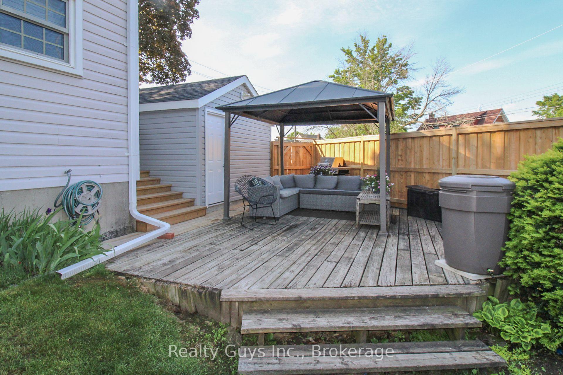 Photo 12 of 727 Chesterfield Avenue, Peterborough, Northcrest Ward 5 — HOMEH