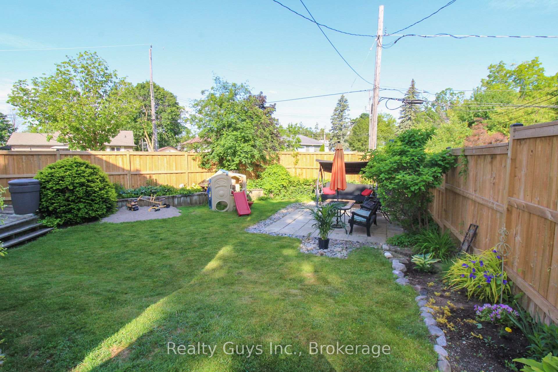 Photo 15 of 727 Chesterfield Avenue, Peterborough, Northcrest Ward 5 — HOMEH