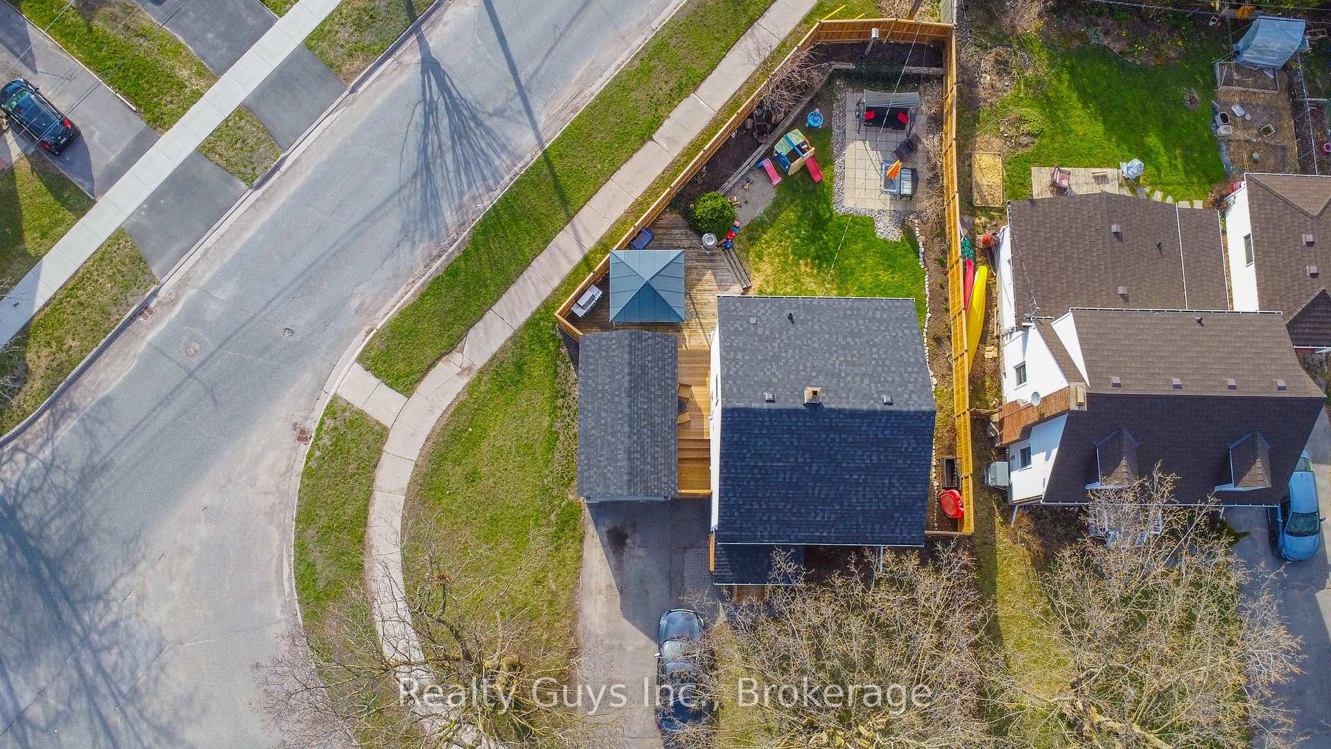 Photo 17 of 727 Chesterfield Avenue, Peterborough, Northcrest Ward 5 — HOMEH