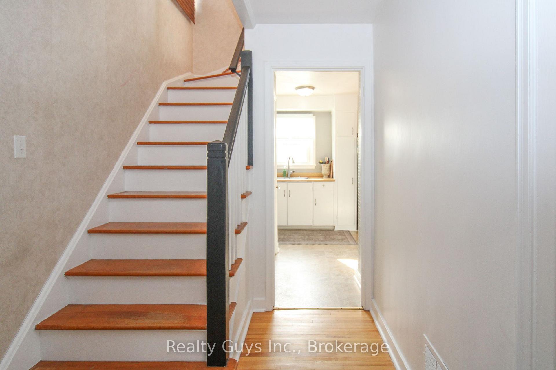 Photo 20 of 727 Chesterfield Avenue, Peterborough, Northcrest Ward 5 — HOMEH