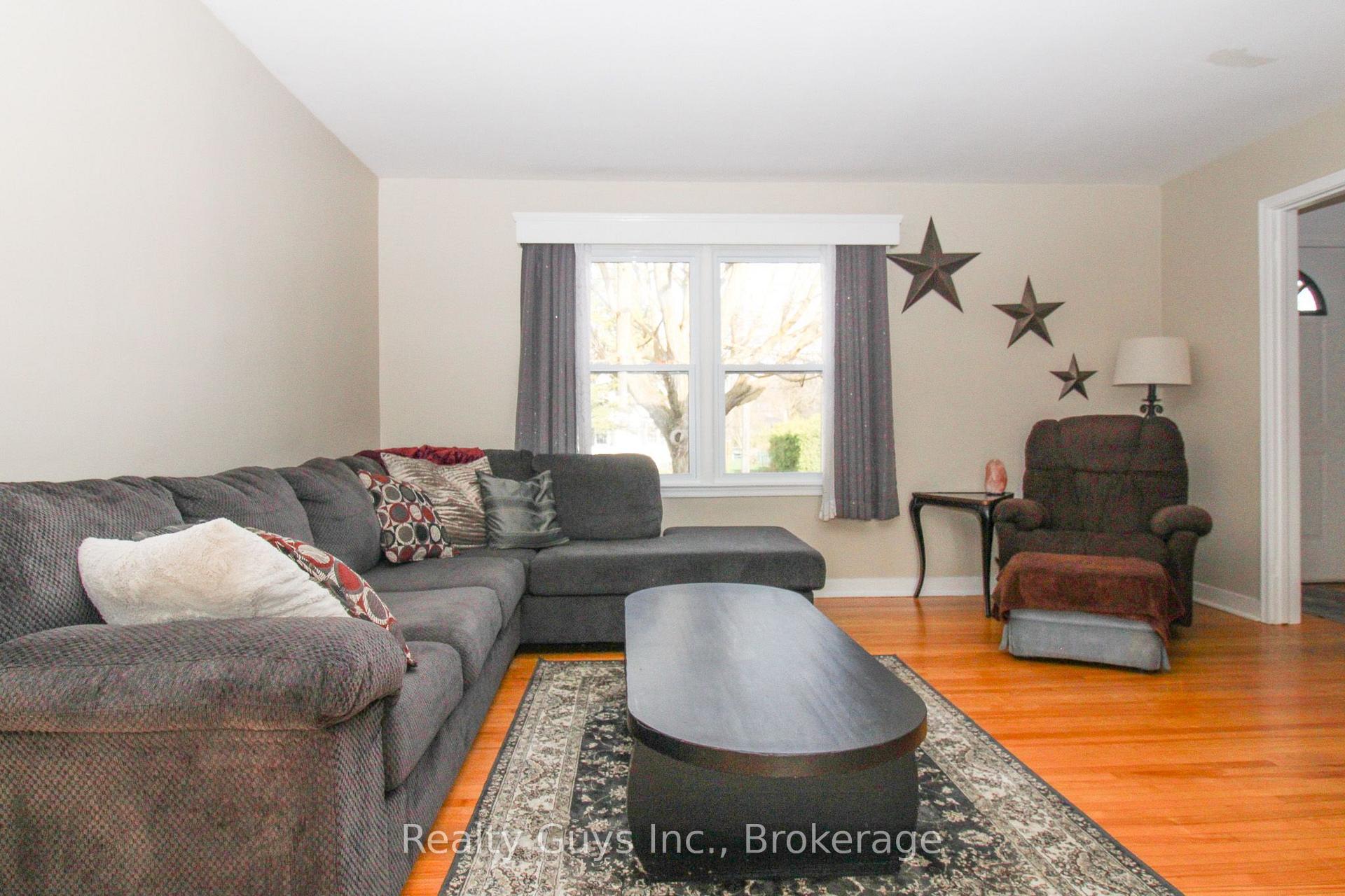 Photo 24 of 727 Chesterfield Avenue, Peterborough, Northcrest Ward 5 — HOMEH