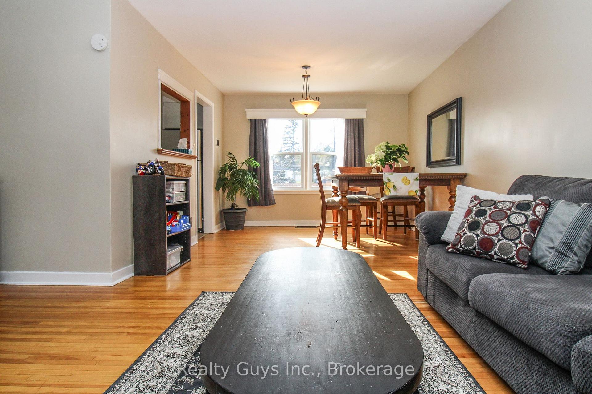 Photo 26 of 727 Chesterfield Avenue, Peterborough, Northcrest Ward 5 — HOMEH