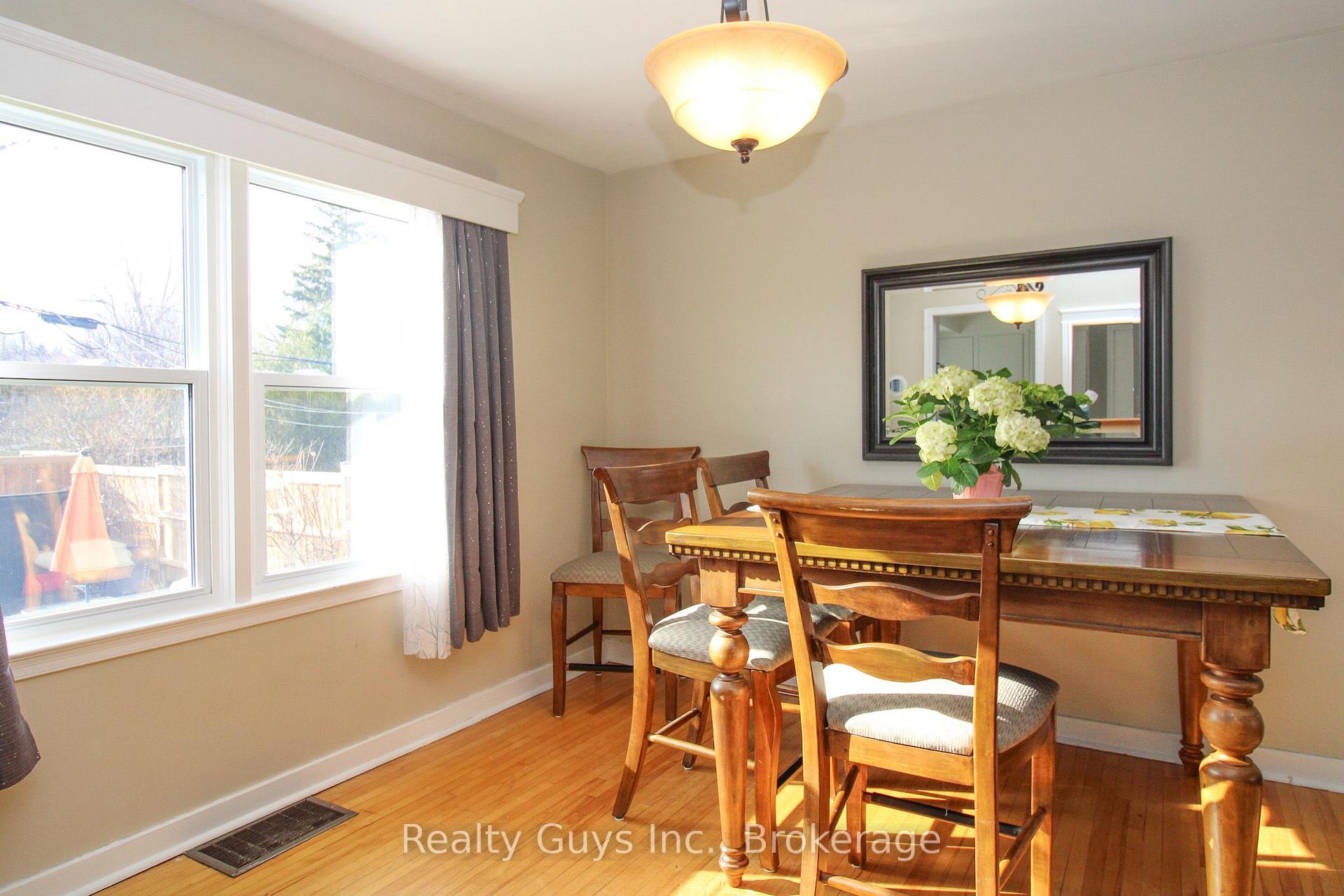 Photo 28 of 727 Chesterfield Avenue, Peterborough, Northcrest Ward 5 — HOMEH