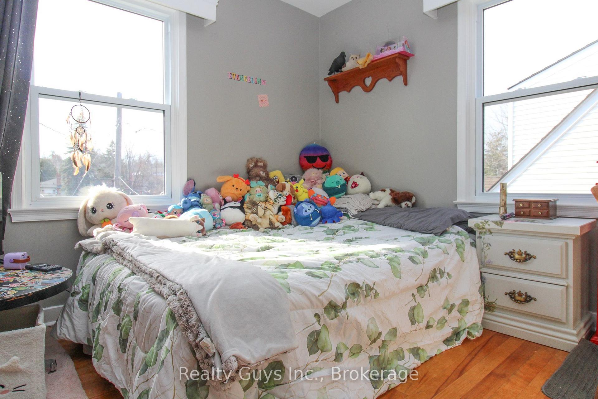 Photo 38 of 727 Chesterfield Avenue, Peterborough, Northcrest Ward 5 — HOMEH
