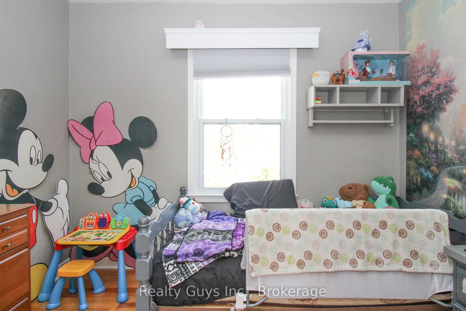 Photo 40 of 727 Chesterfield Avenue, Peterborough, Northcrest Ward 5 — HOMEH
